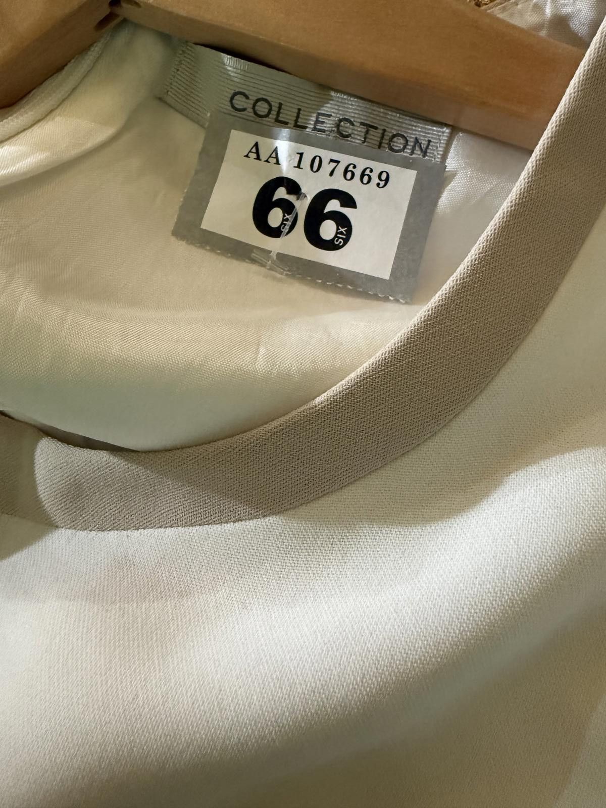 Armani Collezioni Sleeveless Colour Block Dress in Cream, Black and Beige Size M / US 6-8 / IT 42-44 - 2 Thumbnail