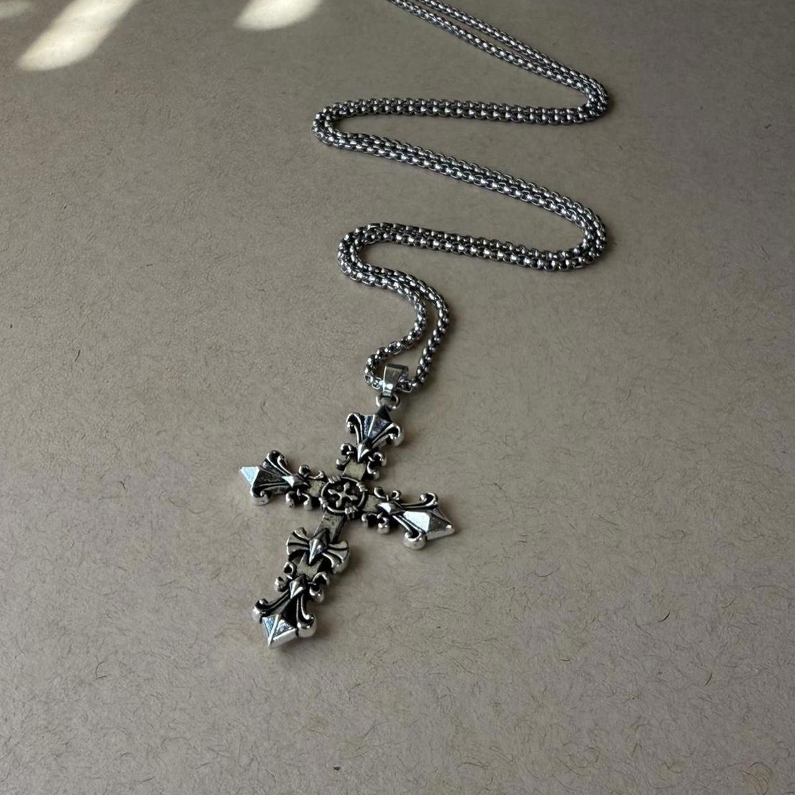 Other Silver cross pendant necklace with a cool design all around Size ONE SIZE - 4 Thumbnail