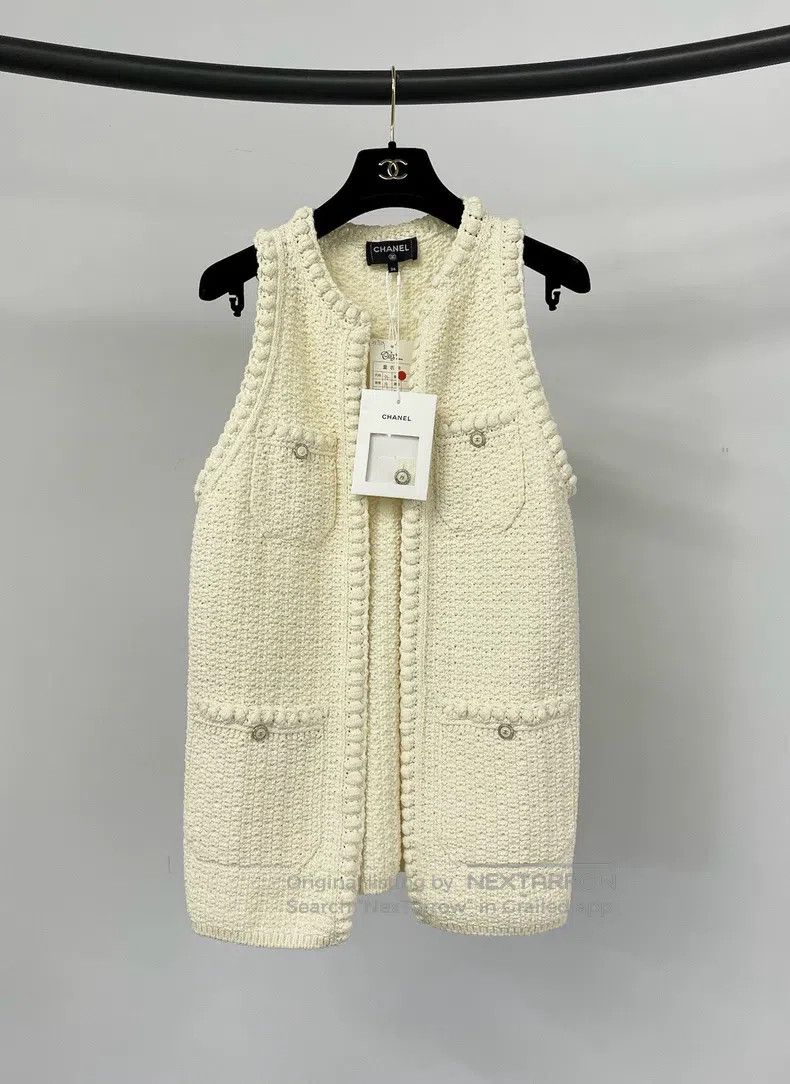 Chanel Chanel White knitted vest jacket Size XXS / US 00 / IT 34 - 1 Thumbnail