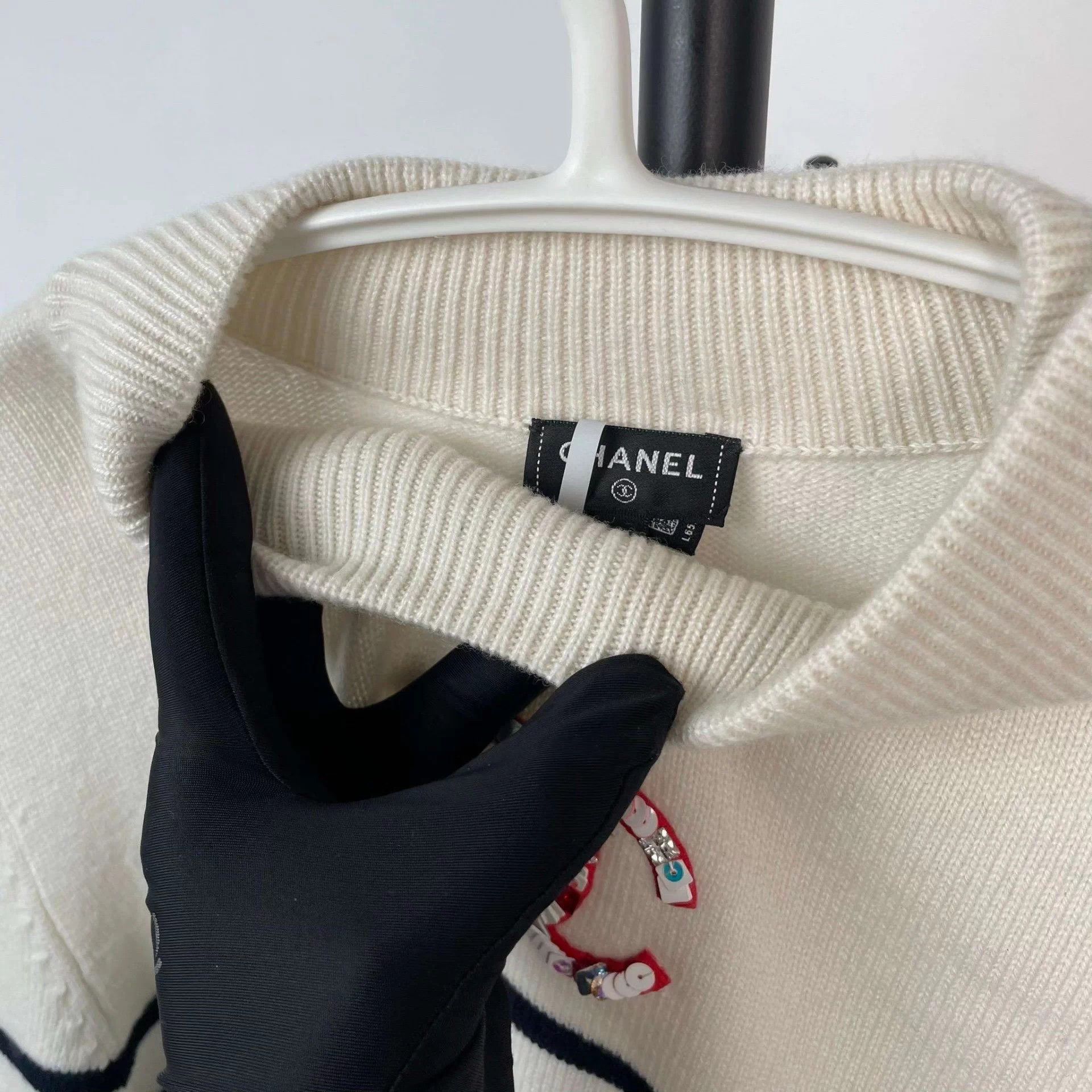 Chanel Chanel Lurex Double C Striped Trim Sweater 40 23C Size S / US 4 / IT 40 - 5 Thumbnail
