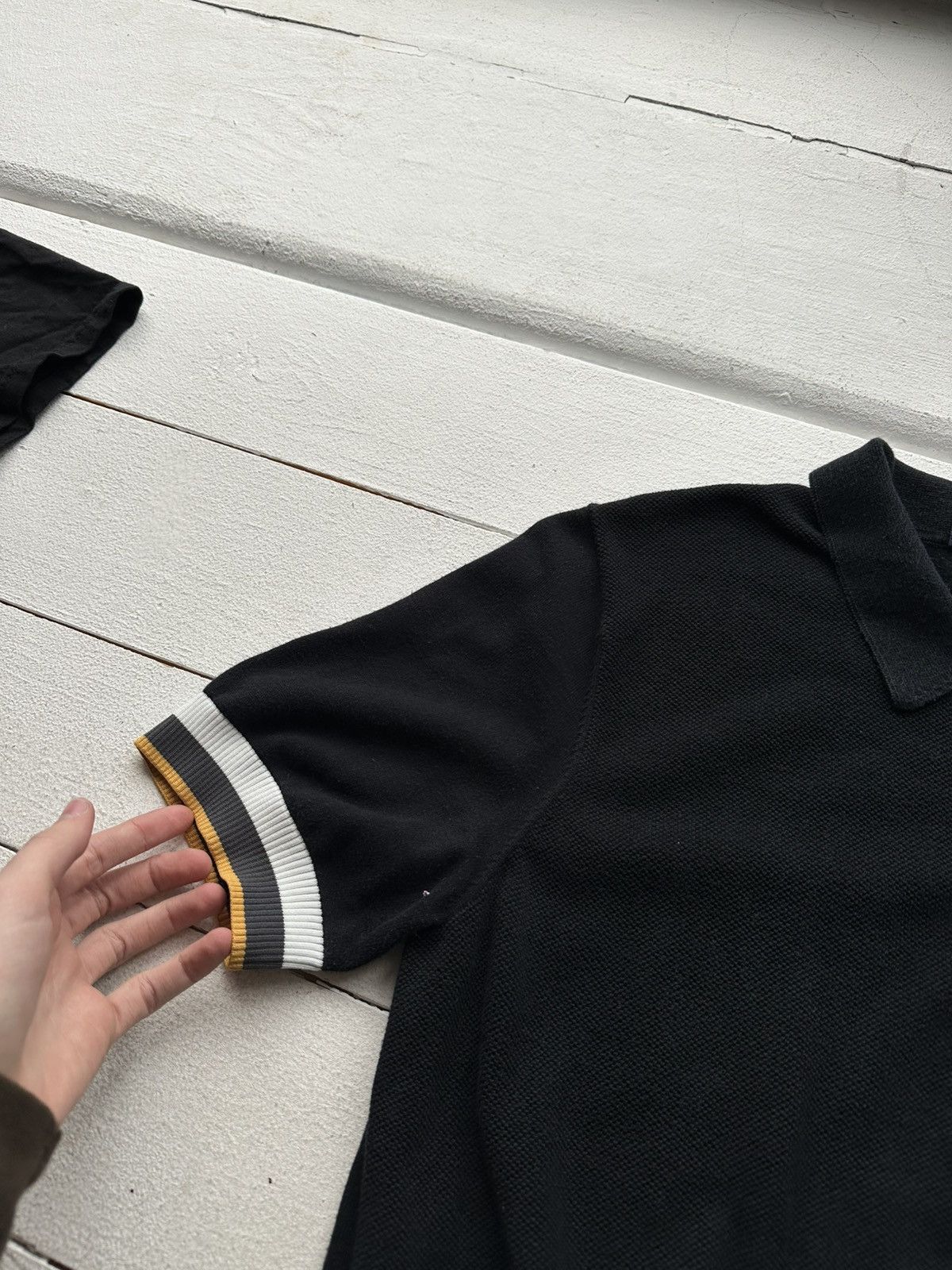 Fred Perry VNTG🚨 FRED PERRY POLO WITH LOGO Y2K RARE CASUALS Size US L / EU 52-54 / 3 - 7 Thumbnail