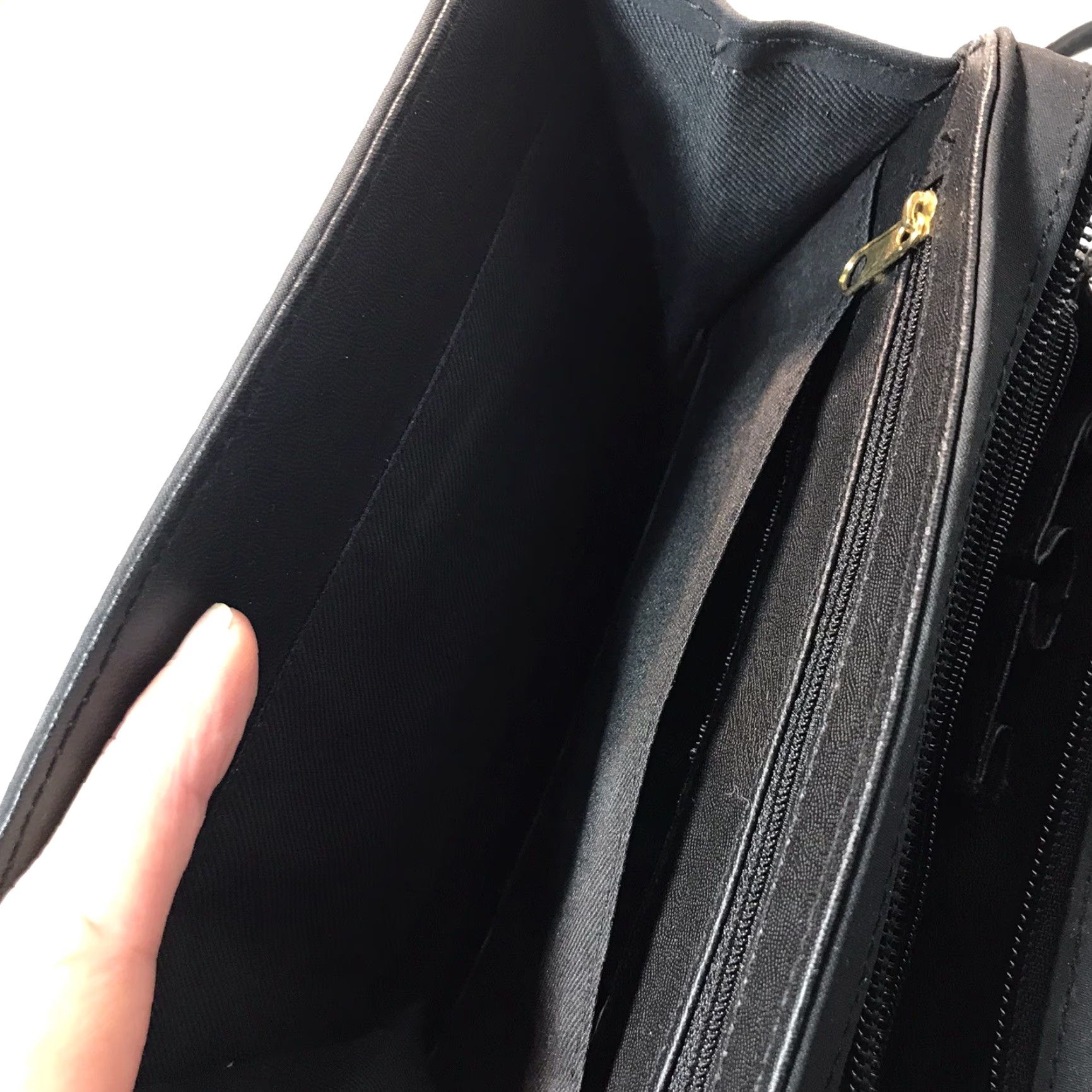 Vintage VINTAGE Crossbody Bag Women Small Black Faux Leather Microfiber Organizer Pockets 6in Travel Casual Size ONE SIZE - 7 Thumbnail