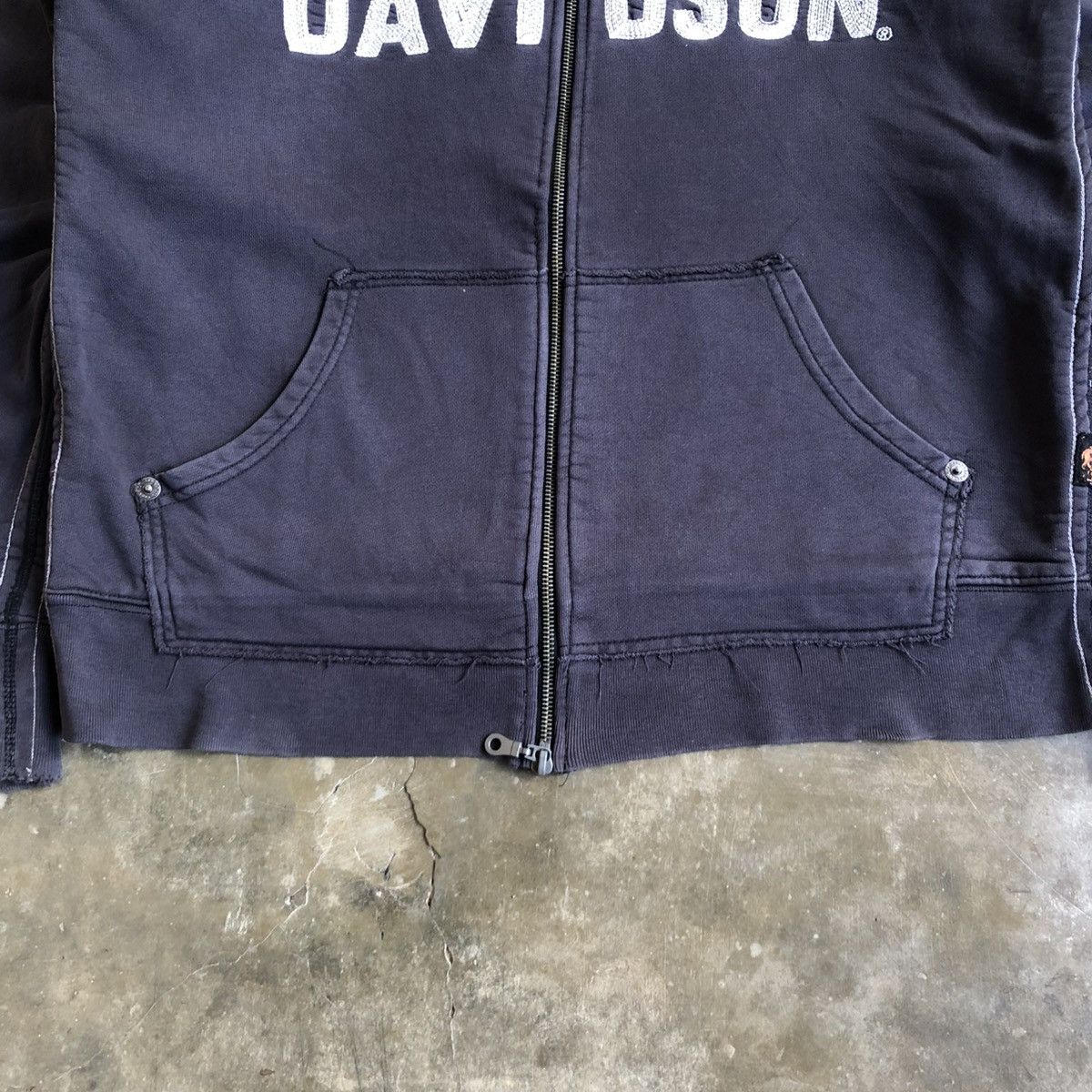 Harley Davidson Trashed🔥Vintage Harley Davidson Motorcycle Ziphoodie Size US XL / EU 56 / 4 - 8 Thumbnail
