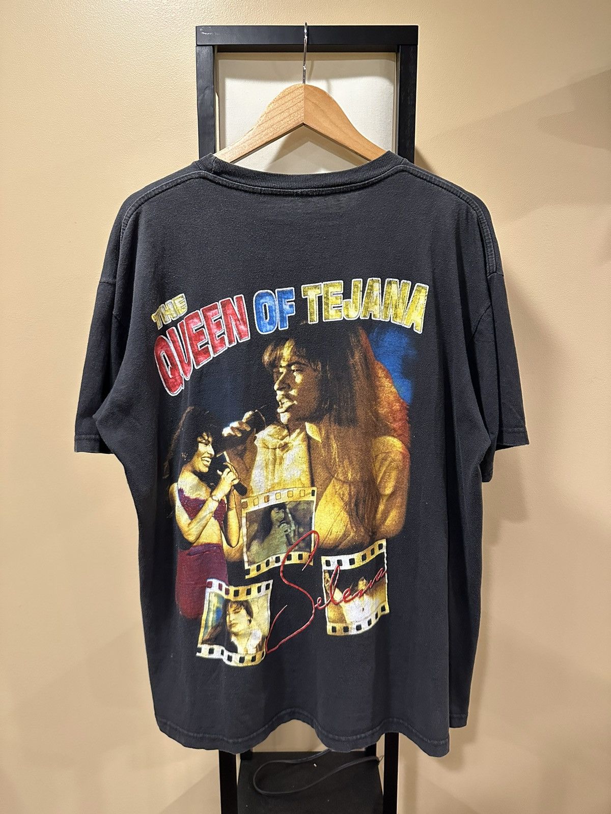 Band Tees Vintage 90s Selena The Queen of Tejana Rap T-Shirt Size US XL / EU 56 / 4 - 2 Thumbnail