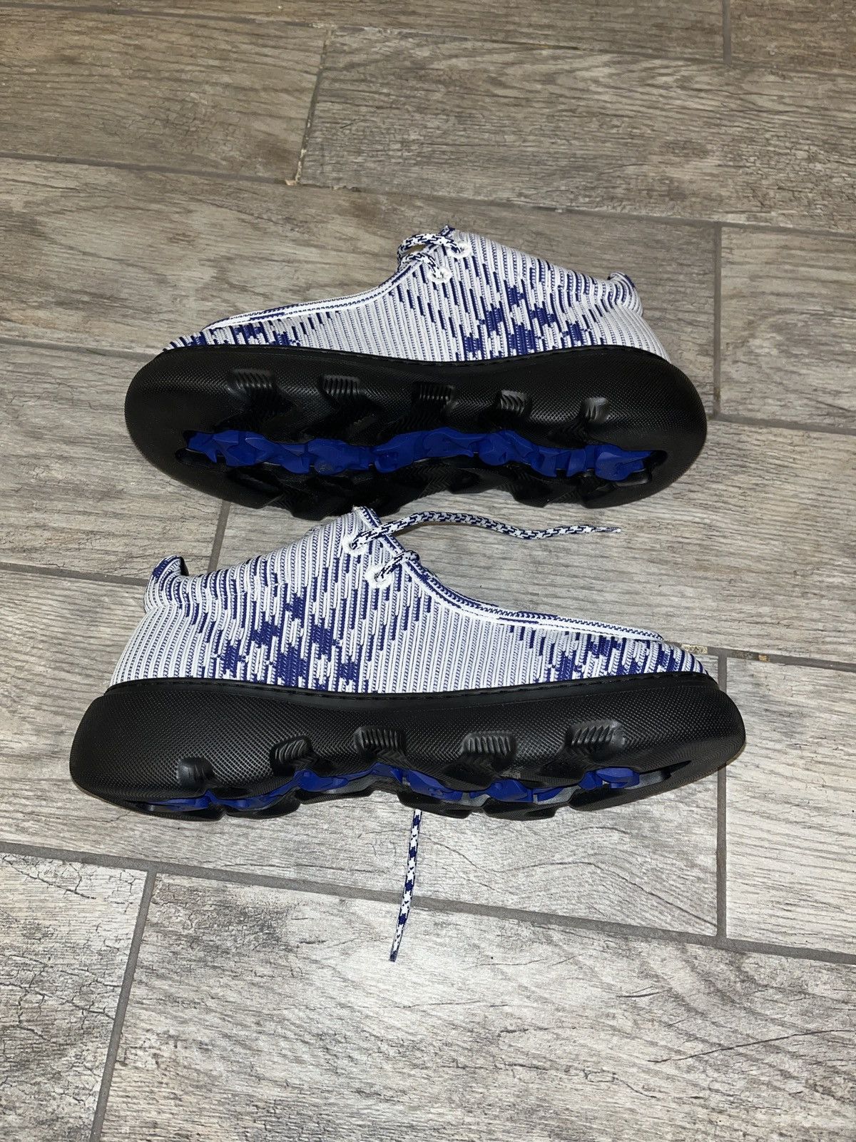 Burberry burberry ekd check print Size US 10.5 / EU 43-44 - 2 Thumbnail