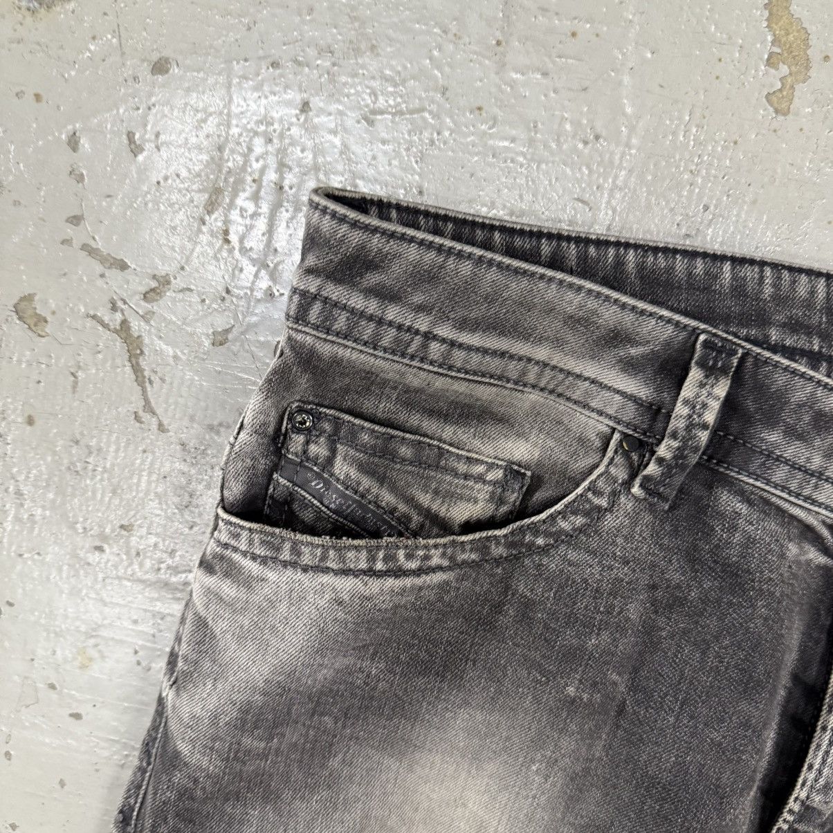 Diesel Diesel DNA FW2016 Thavar Jeans Distressed Denim Riot Punk Size US 34 / EU 50 - 5 Thumbnail