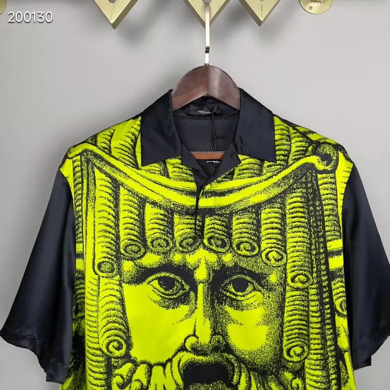 Versace Versace Baroque mask silk shirt Size US S / EU 44-46 / 1 - 3 Thumbnail