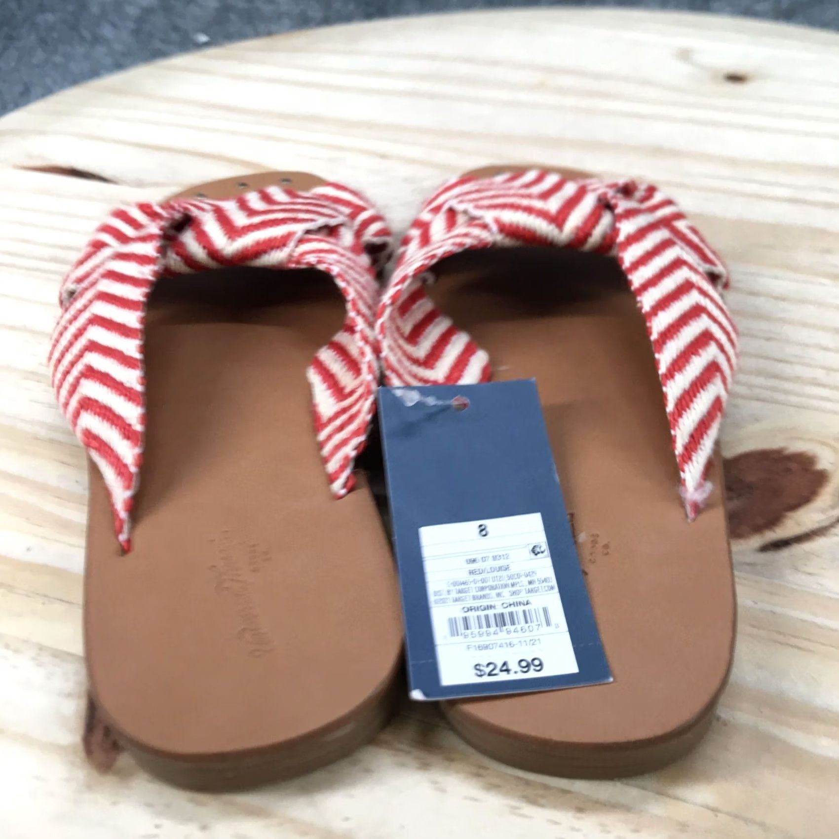 Vintage Universal Thread Sandals Womens 8 Chevron Print Slip On Red Flat Slide Knotted Casual Shoes Womens VINTAGE: No Size US 8 / IT 38 - 6 Thumbnail