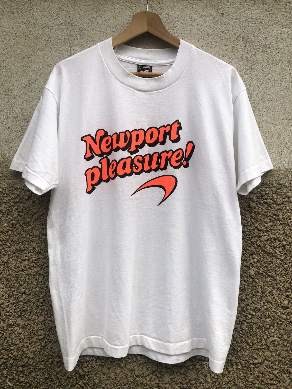 Vintage Vintage 90s Newport Pleasure Tshirt Size US L / EU 52-54 / 3 - 1 Thumbnail