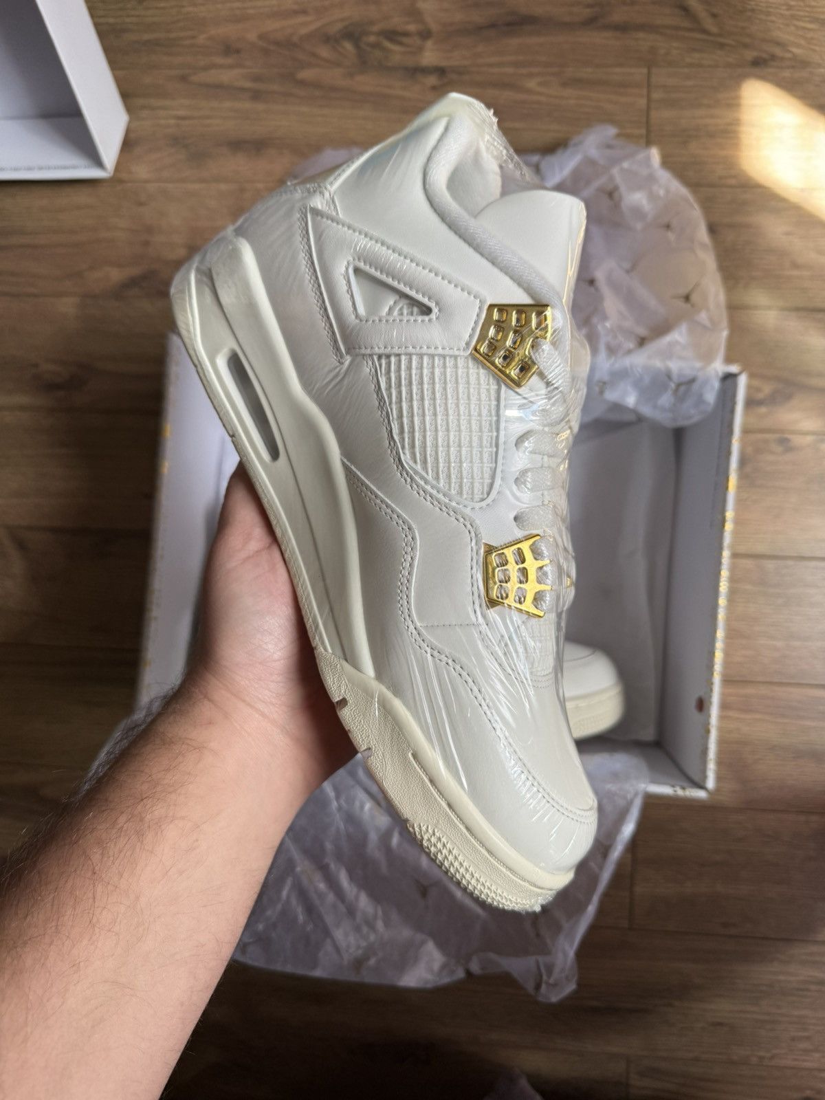 Jordan Brand Air Jordan 4 Womens Retro Metallic Gold Sizes US W10.5 / M9 Size US 9 / EU 42 - 6 Thumbnail