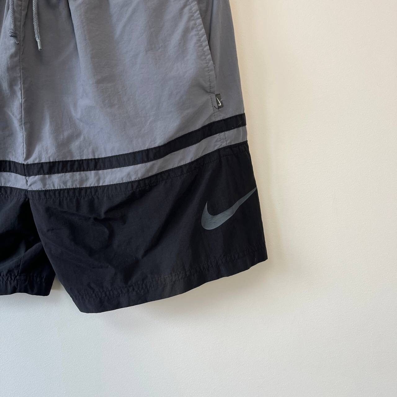 Nike Nike 80s Men's Vintage Y2K big logo swoosh nylon shorts Size US 34 / EU 50 - 2 Thumbnail