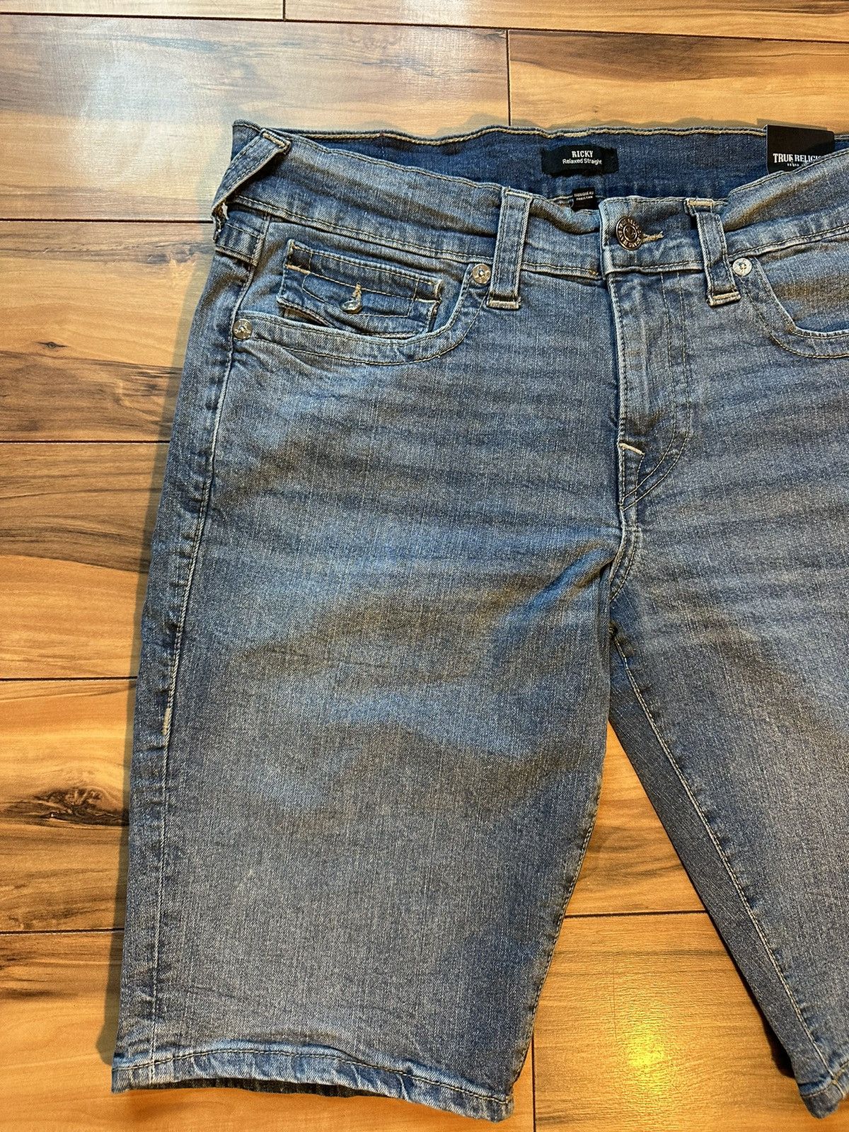 True Religion Brand new True Religion shorts Size US 32 / EU 48 - 2 Thumbnail