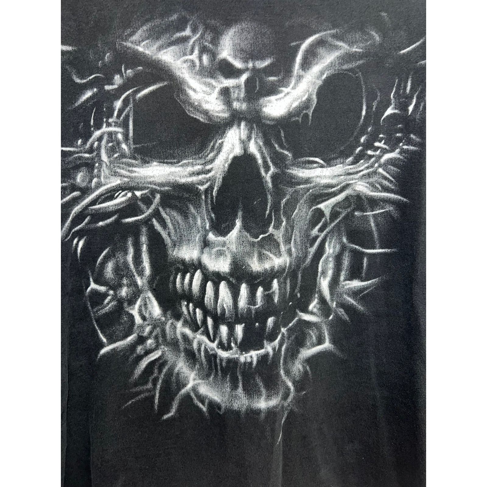 Vintage Y2K Black Skull Shirt Skulls Head Graphic 2000s Tee XL Size US XL / EU 56 / 4 - 4 Thumbnail