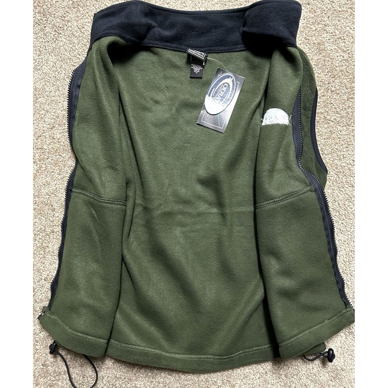Patagonia VINTAGE NWT Patagonia Wilderness Adventure Company Men’s Size M Fleece Vest Full Zip Green Size US M / EU 48-50 / 2 - 4 Thumbnail