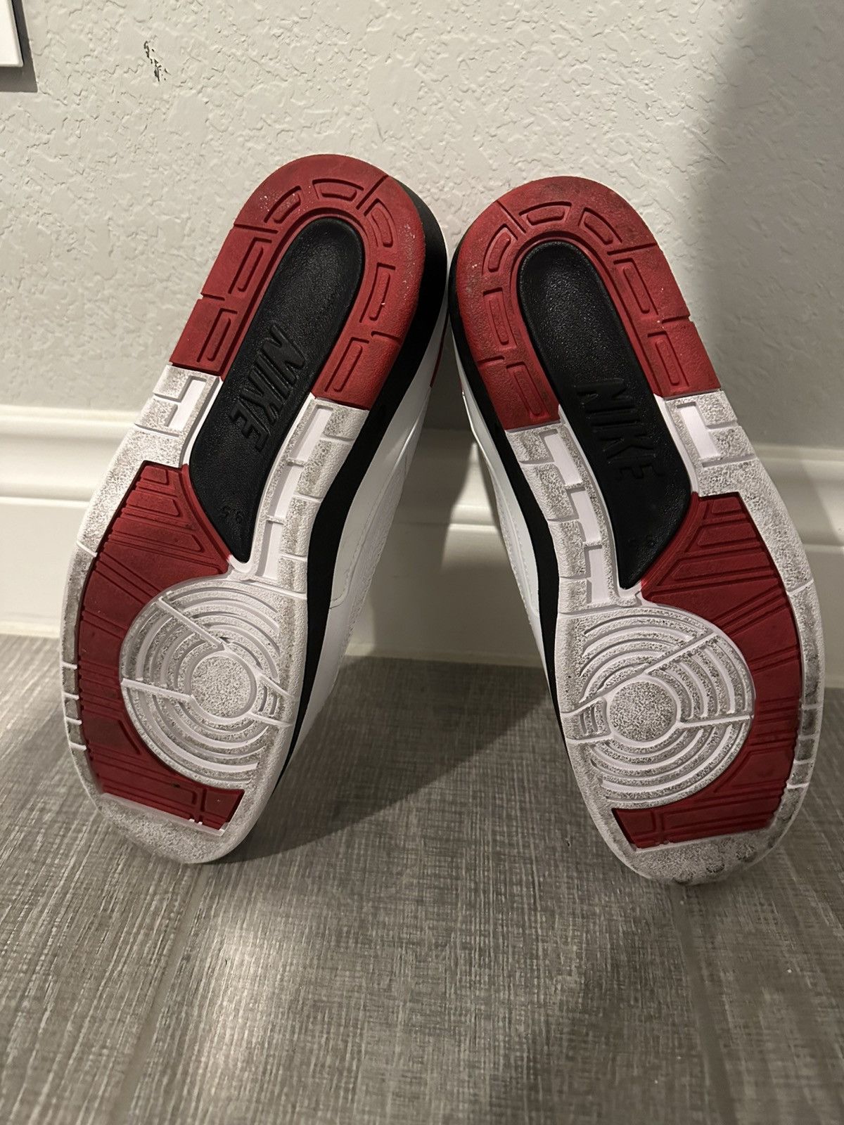 Jordan Brand Jordan 2 Low Chicago Size US 9.5 / EU 42-43 - 4 Thumbnail