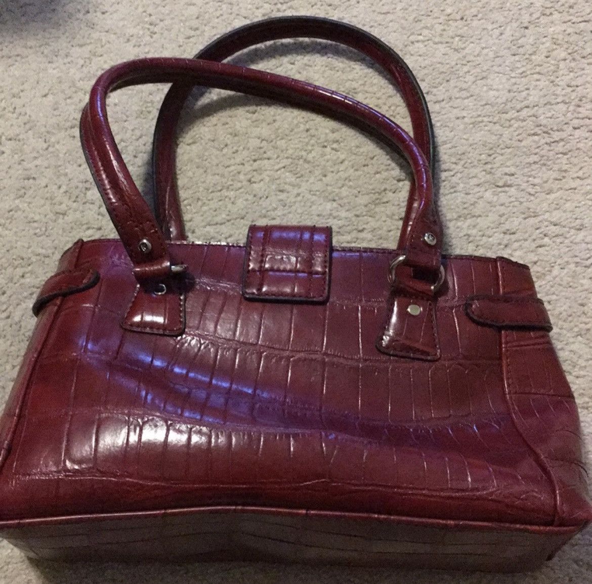 Liz Claiborne Liz Claiborne Red Alligator Skin Patterned Handbag Size ONE SIZE - 5 Thumbnail