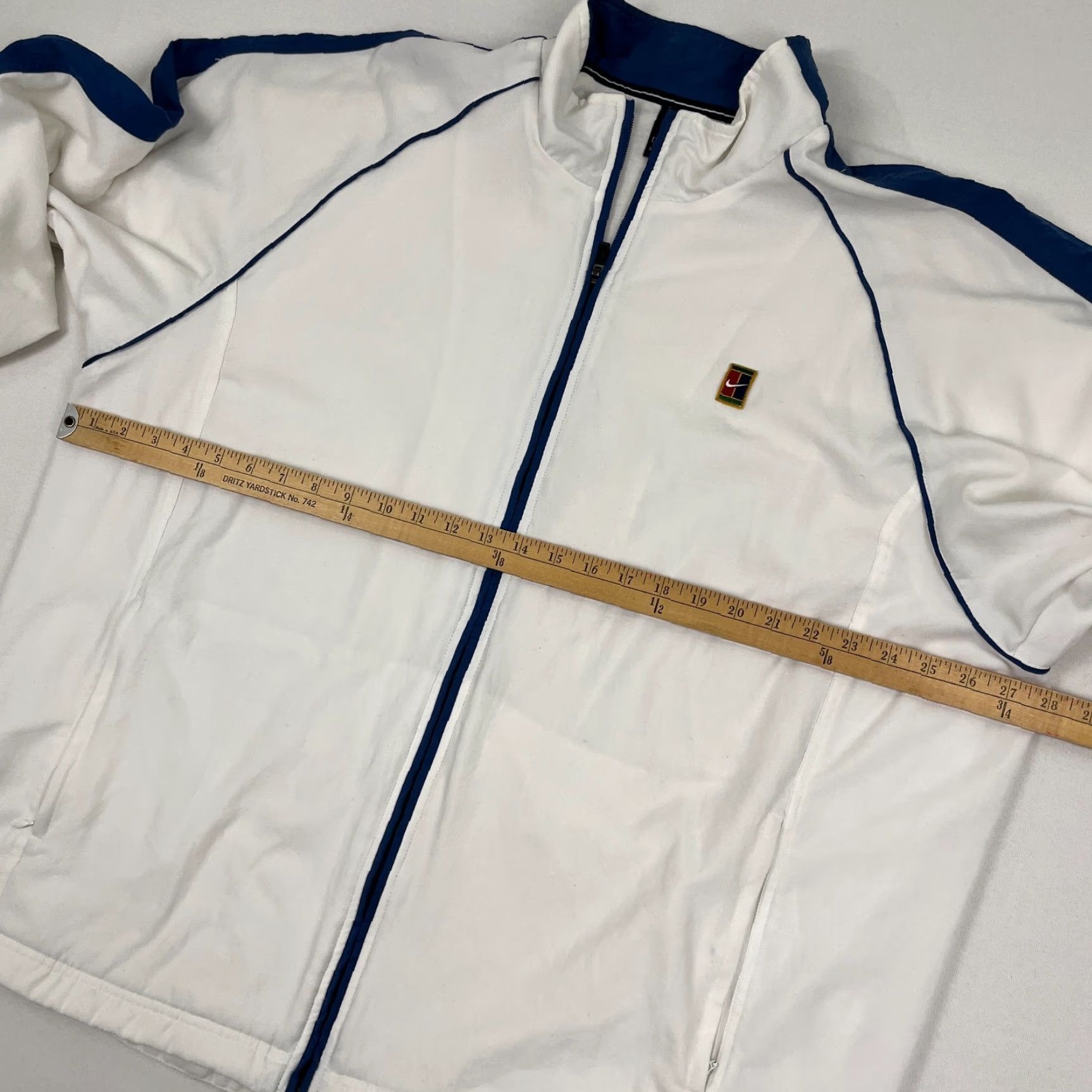 Nike VINTAGE Nike Court Tennis Jacket Mens XL White Blue 90s Retro Swoosh Full Zip Windbreaker Regular Wear Size US XL / EU 56 / 4 - 5 Thumbnail
