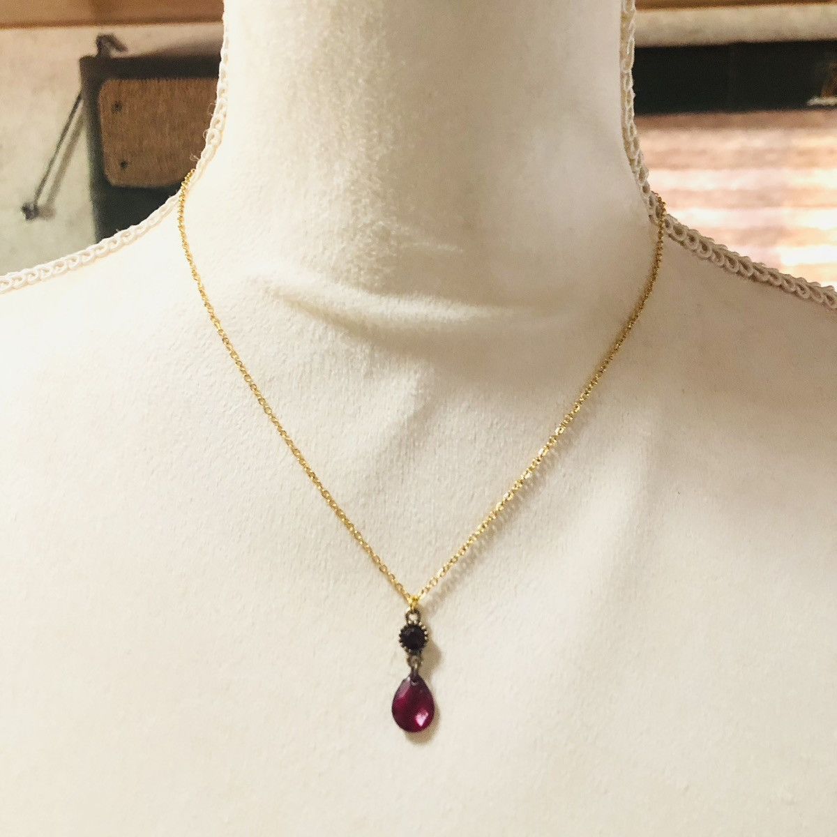 Handmade Handcrafted vintage faceted red glass dangle necklace Size ONE SIZE - 2 Thumbnail