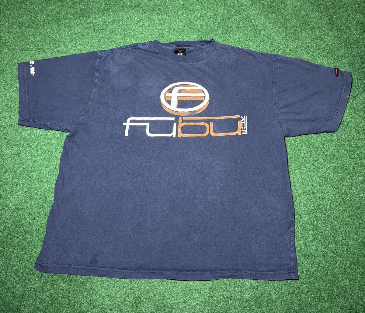 Vintage Vintage 90s Fubu Big Logo Baggy Hip Hop Grunge Y2K T Shirt Size US XL / EU 56 / 4 - 1 Thumbnail