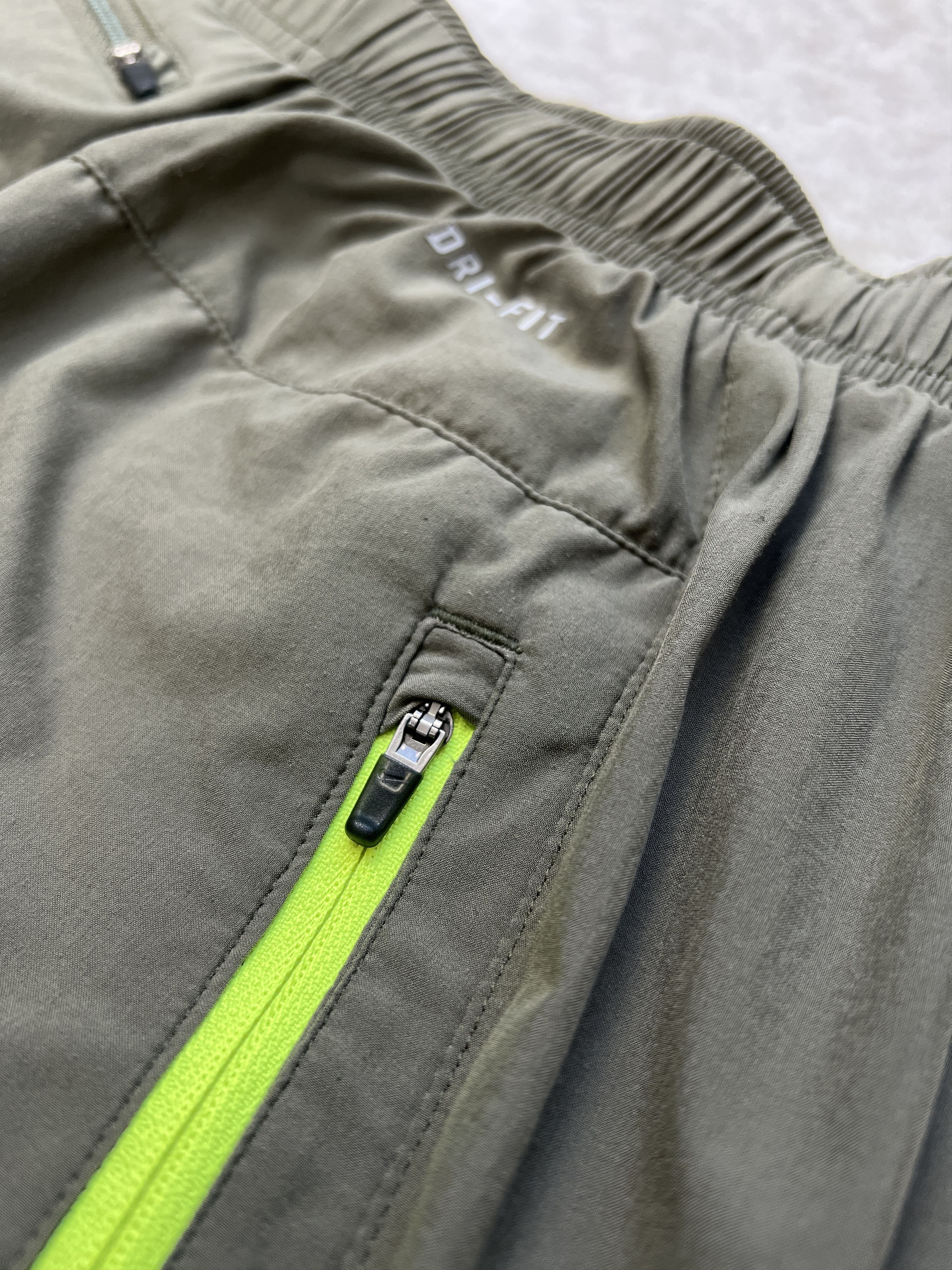 Nike Nike Dri-FIT 2-in-1 Running Training Shorts Sequoia Volt Size US 32 / EU 48 - 9 Thumbnail