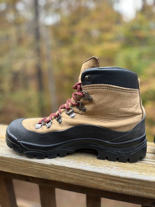 danner crater rim hiking boots