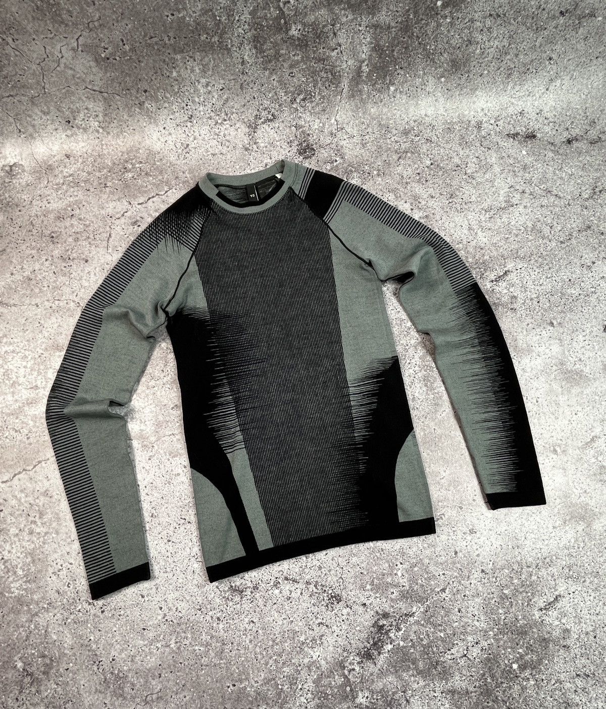 Y-3 Y-3 Engineered Knit Long Sleeve Baselayer Tee Size M / US 6-8 / IT 42-44 - 4 Thumbnail