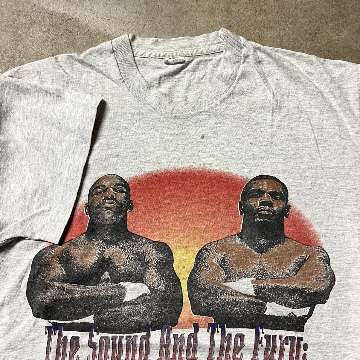 Vintage Vintage WCB 1997 M. Tyson vs E. Holyfield 🇺🇸 Boxing T-Shirt Size US XL / EU 56 / 4 - 1 Thumbnail