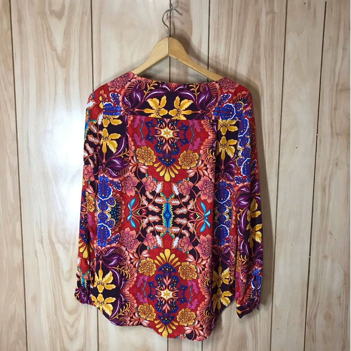 Loft LOFT Red Whimsical Floral Round Neck Long Slit Sleeve Top XS Size XS / US 0-2 / IT 36-38 - 2 Thumbnail