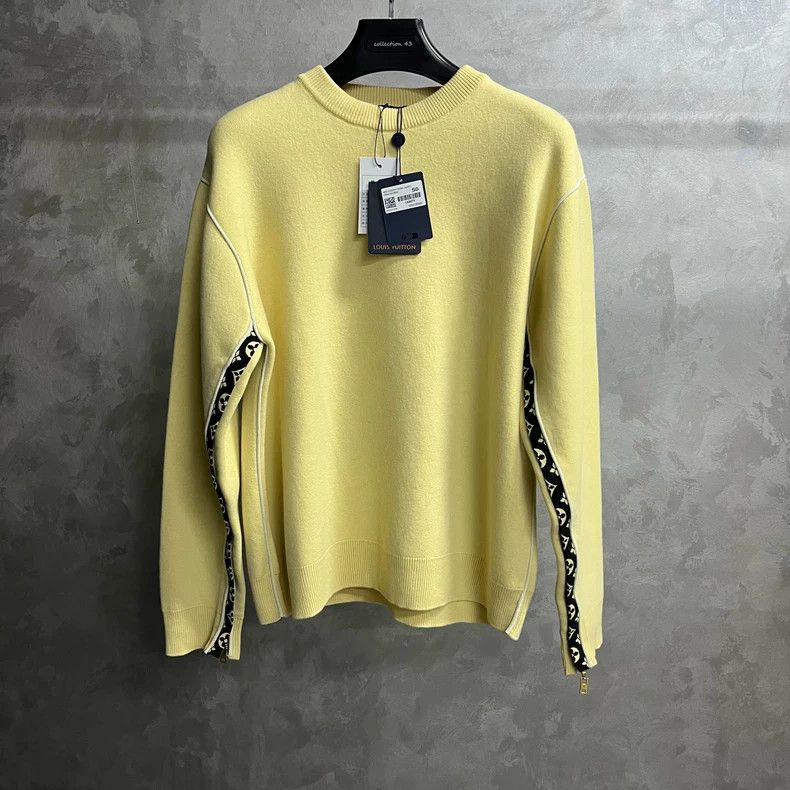 Louis Vuitton Louis Vuitton Beige Shawl Pullover Crew Neck Sweatshirt Size US S / EU 44-46 / 1 - 1 Thumbnail