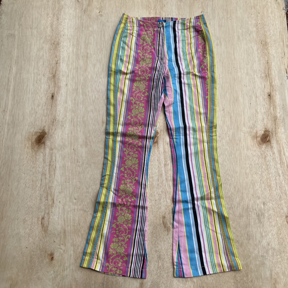 Christian Lacroix CHRISTIAN LACROIX MULTI COLOUR CASUAL PANTS Size 28" / US 6 / IT 42 - 1 Thumbnail