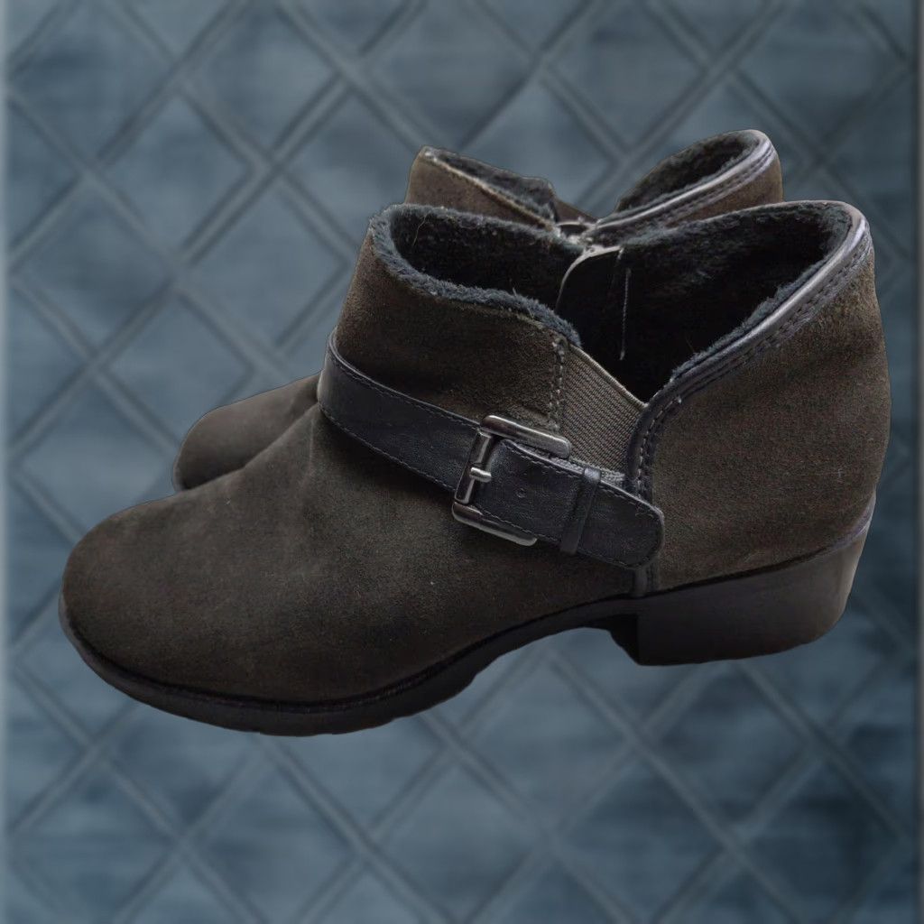 Vintage VINTAGE? No. Sporto Boots Women 9 Black Suede Ankle Booties Faux Fur Lined Zip Buckle Boot Size US 9 / IT 39 - 1 Thumbnail