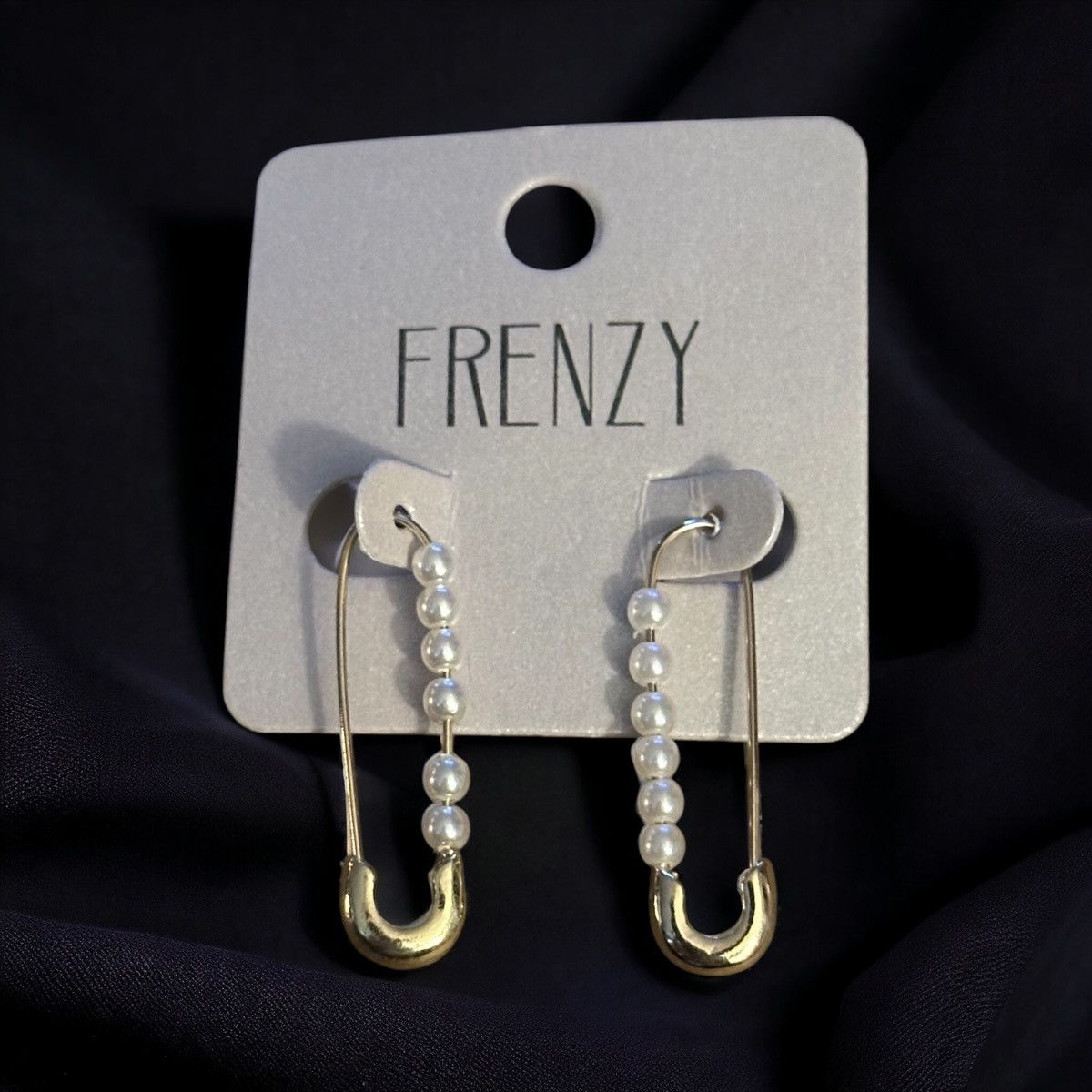 Other Frenzy gold tone pearls safety pin earrings Size ONE SIZE - 1 Thumbnail