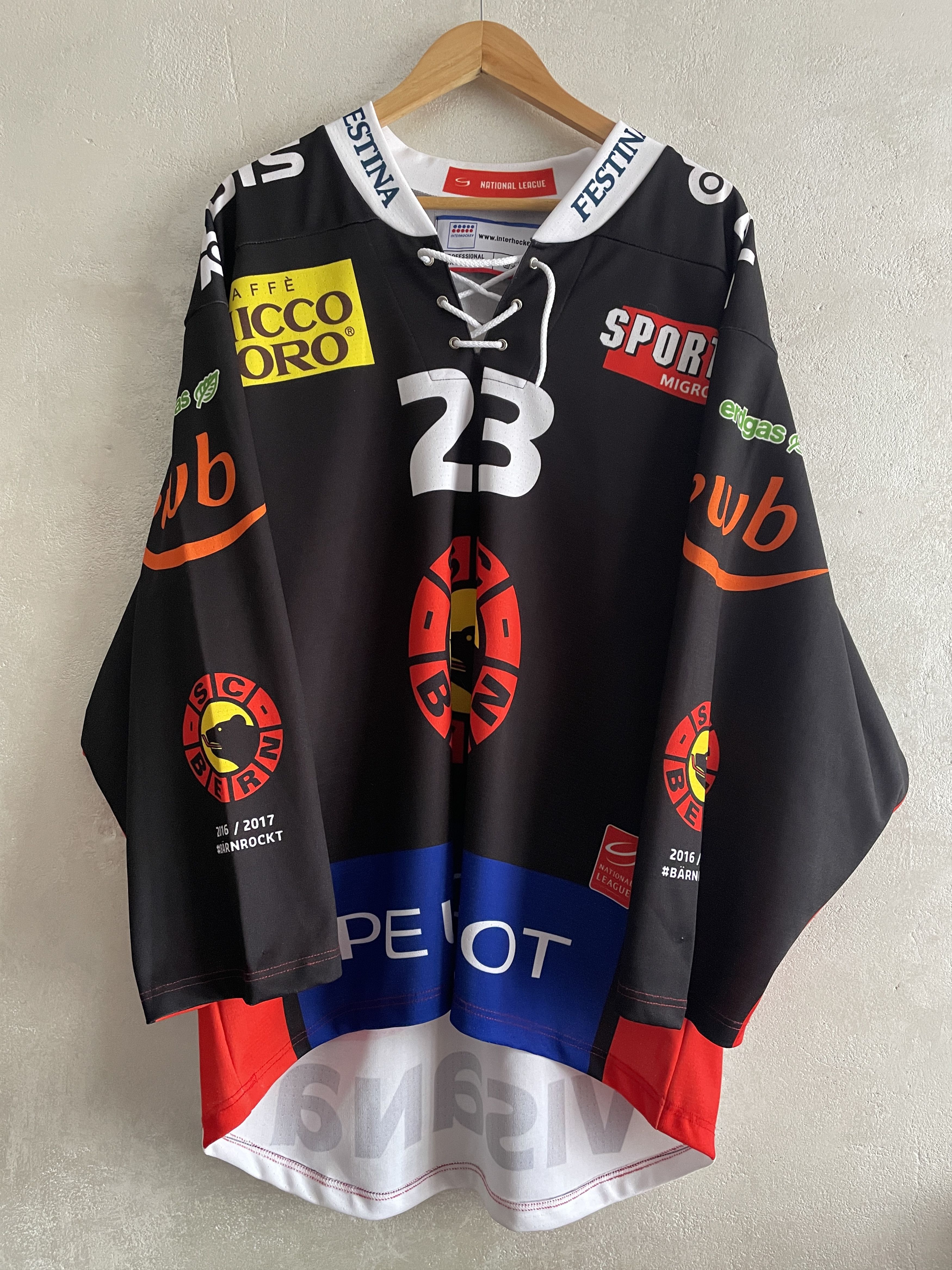 Other SC Bern Switzerland Match Worn Hockey Jersey Signed Maillot Size US L / EU 52-54 / 3 - 2 Thumbnail