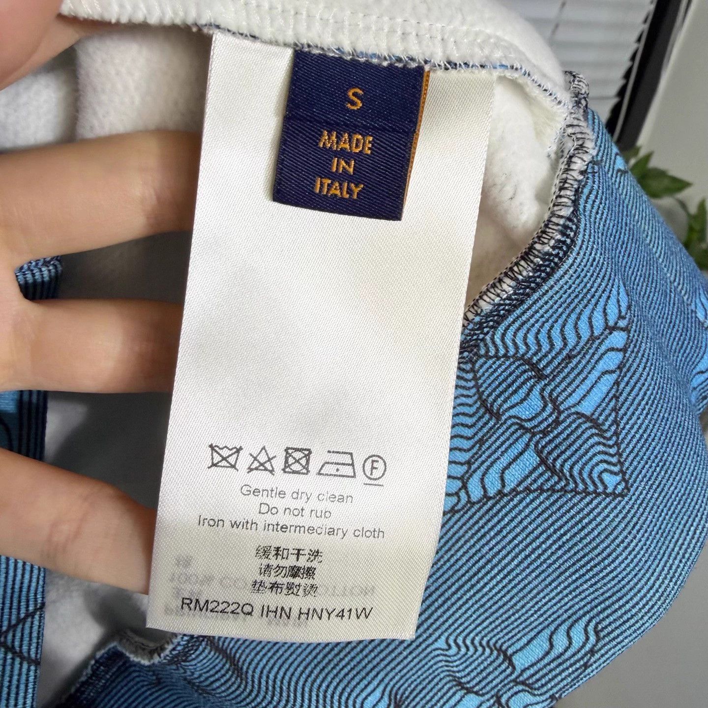 Louis Vuitton LV 2054 Gradient Monogram Hoodie S Blue Size US S / EU 44-46 / 1 - 4 Thumbnail