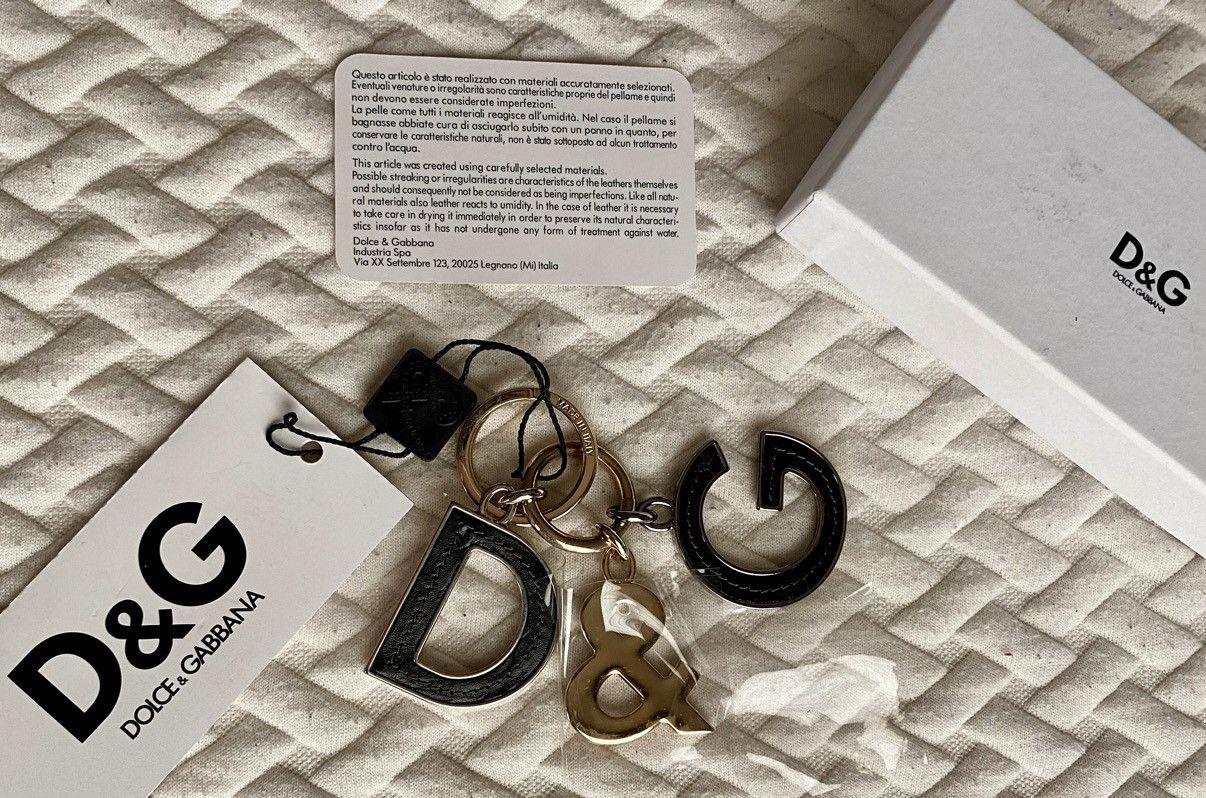 Dolce & Gabbana Dolce & Gabbana 🇮🇹 Metal/Black Calf Palladium Charm Key Chain Size ONE SIZE - 1 Thumbnail