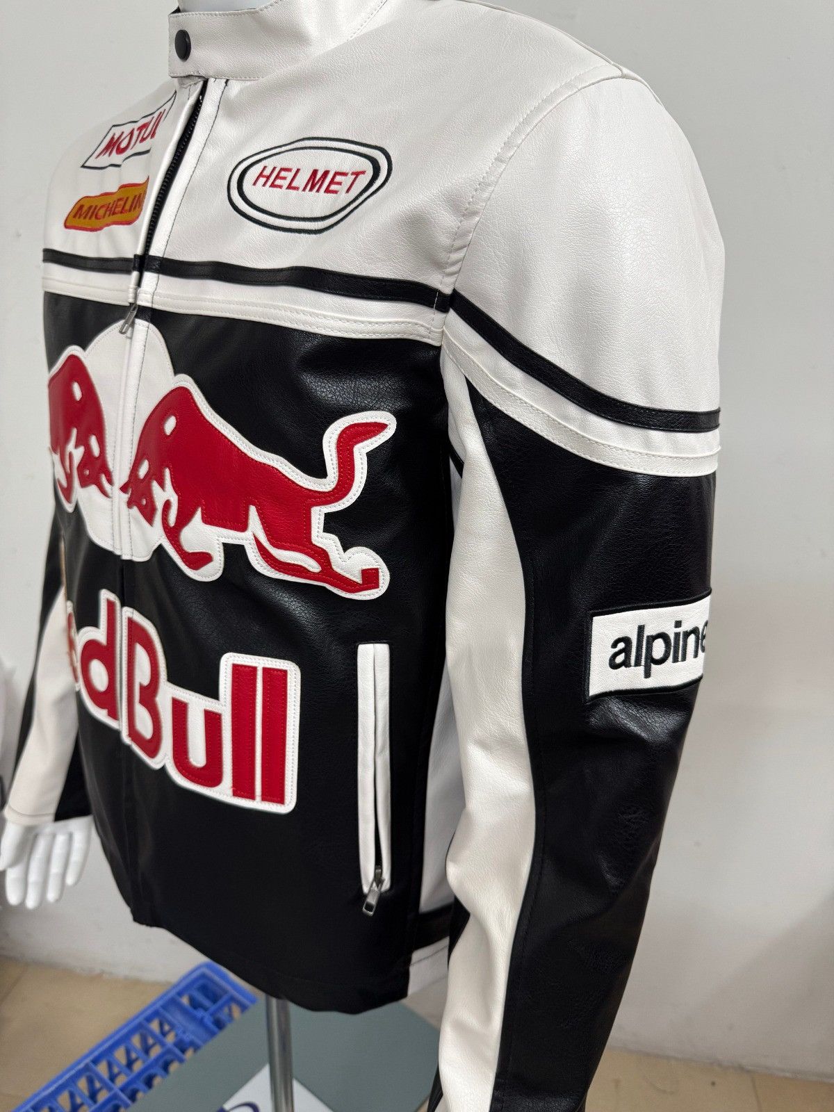 Red Bull Red Bull Racing Jacket Size US S / EU 44-46 / 1 - 4 Thumbnail