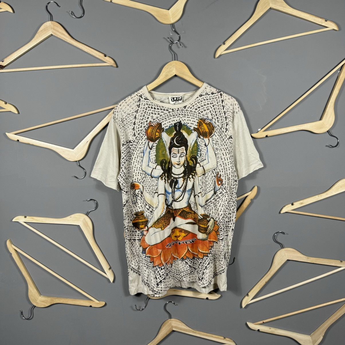 Vintage Vintage Mirror Buddha Overprint T-shirt Size US XL / EU 56 / 4 - 1 Thumbnail