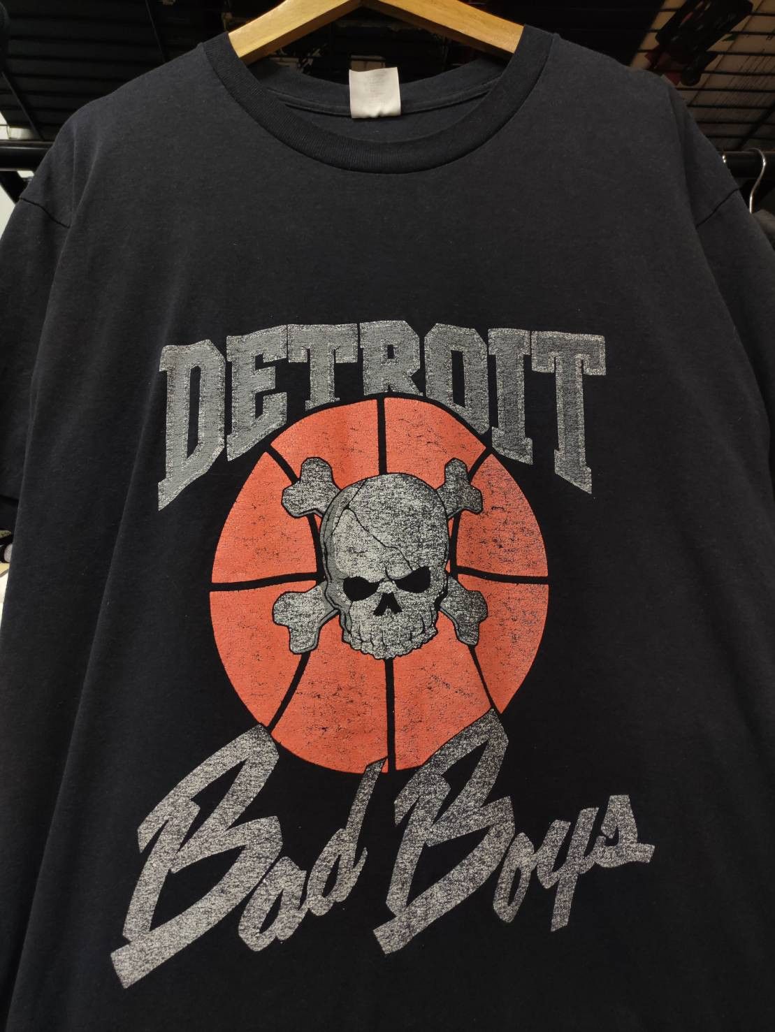 NBA Vtg 80's Detroit Pistons Bad Boys OG Logo T-Shirt Size US XL / EU 56 / 4 - 1 Thumbnail