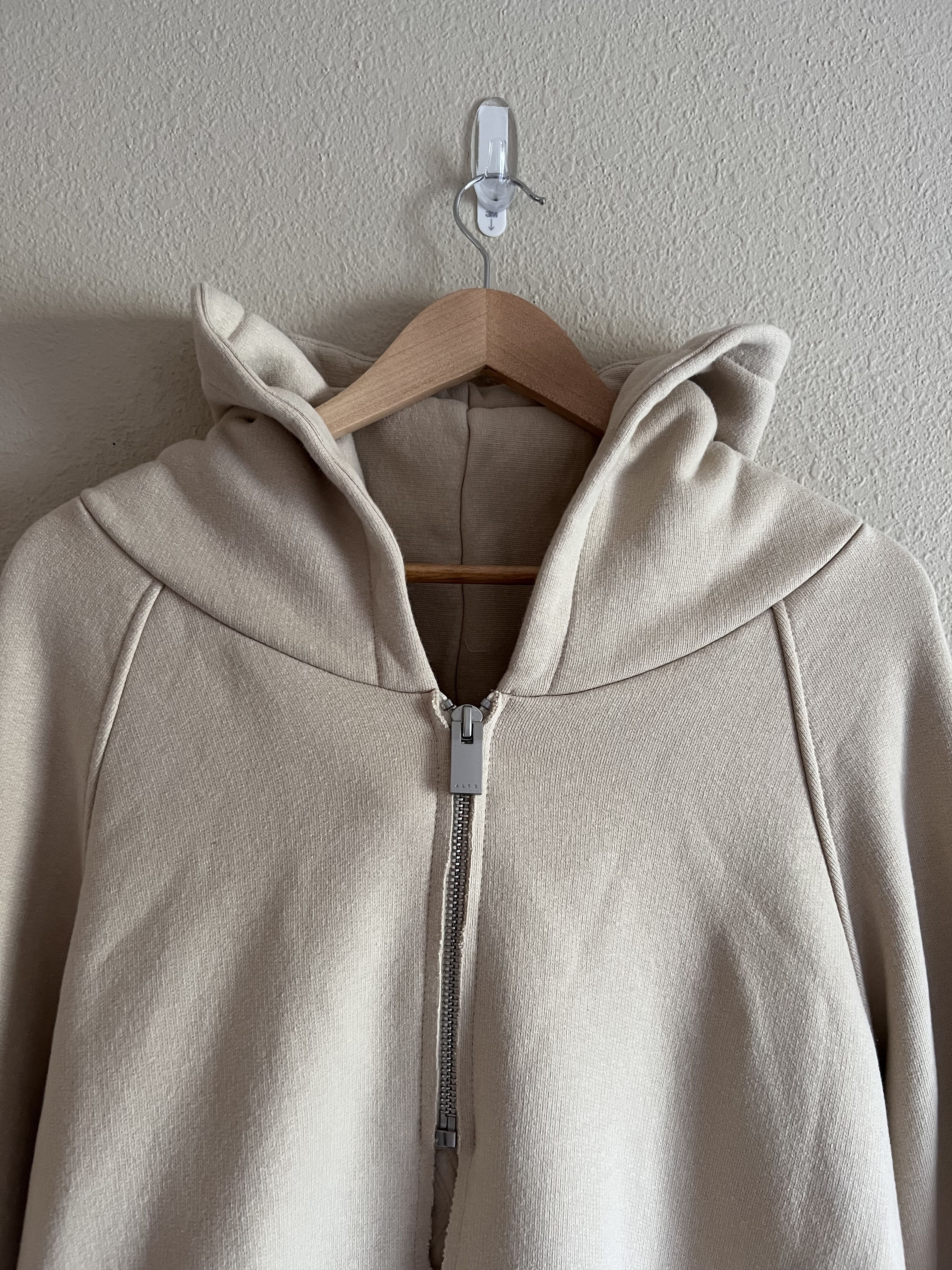 1017 ALYX 9SM 1017 Alyx 9SM Raw Cut Oversized Hoodie in Cream Size US XXL / EU 58 / 5 - 2 Thumbnail