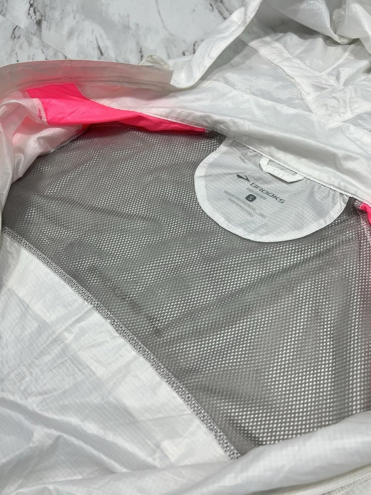 Other Brooks Womens Lightweight Hooded Windbreaker White Pink #8 Size S / US 4 / IT 40 - 7 Thumbnail