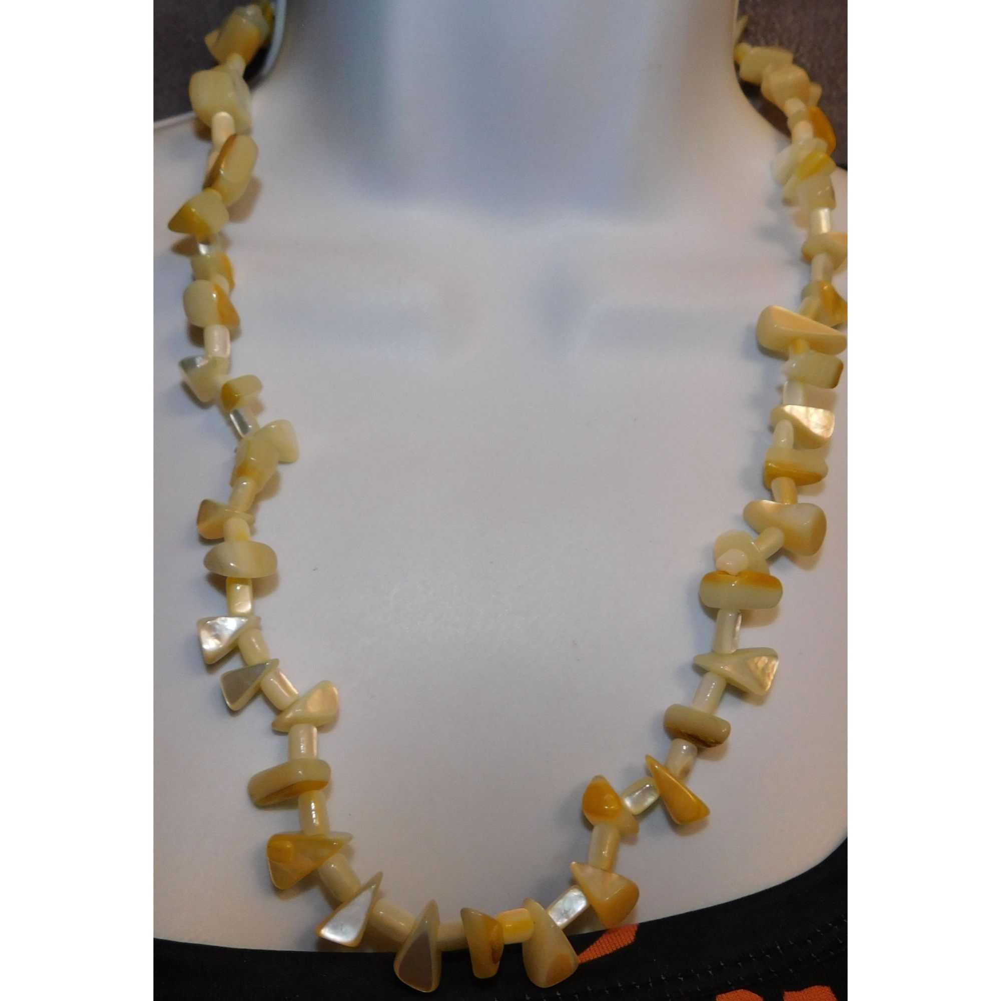 Other Vintage Mermaidcore Pearlescent Shell Bead Necklace Size ONE SIZE - 3 Thumbnail