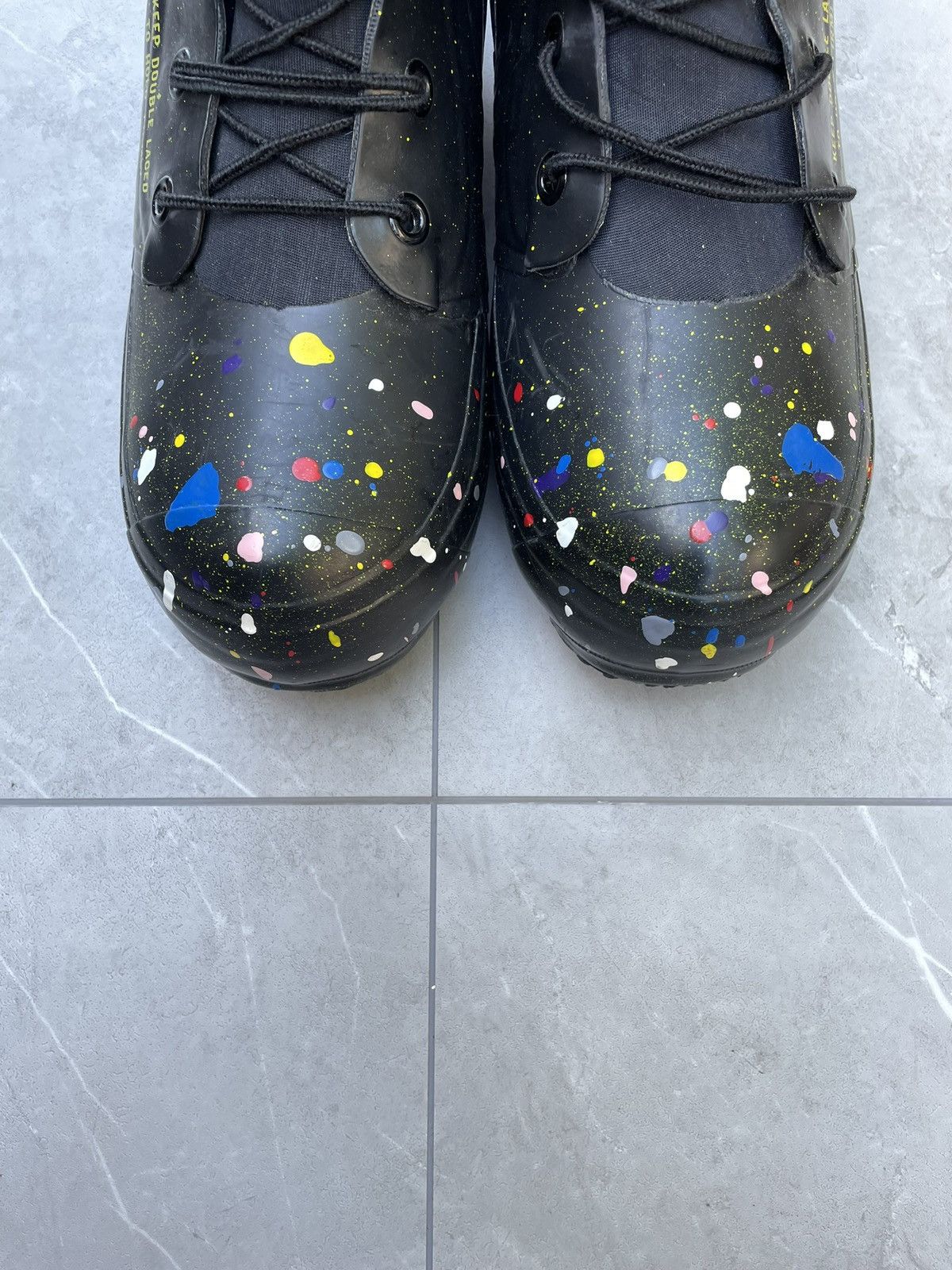 Vintage Trashed 70s Vintage Bata Rubber Bunny / Mickey Boots Size US 11 / EU 44 - 10 Thumbnail