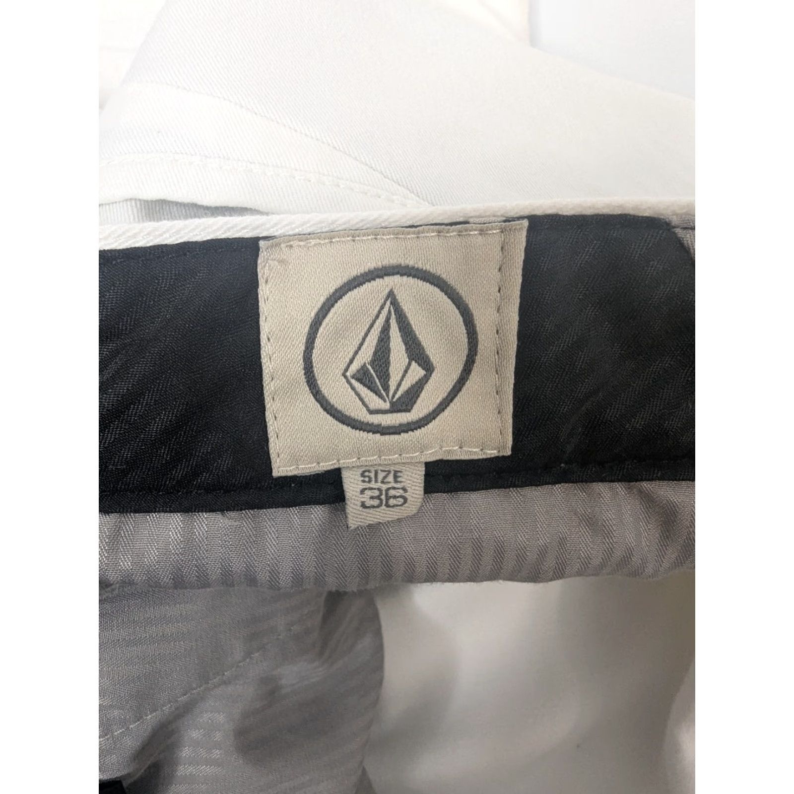 Volcom Volcom Mens Shorts Size 36 White Chino Flat Skater Beach Surf Grunge Corpo Class Size US 36 / EU 52 - 7 Thumbnail