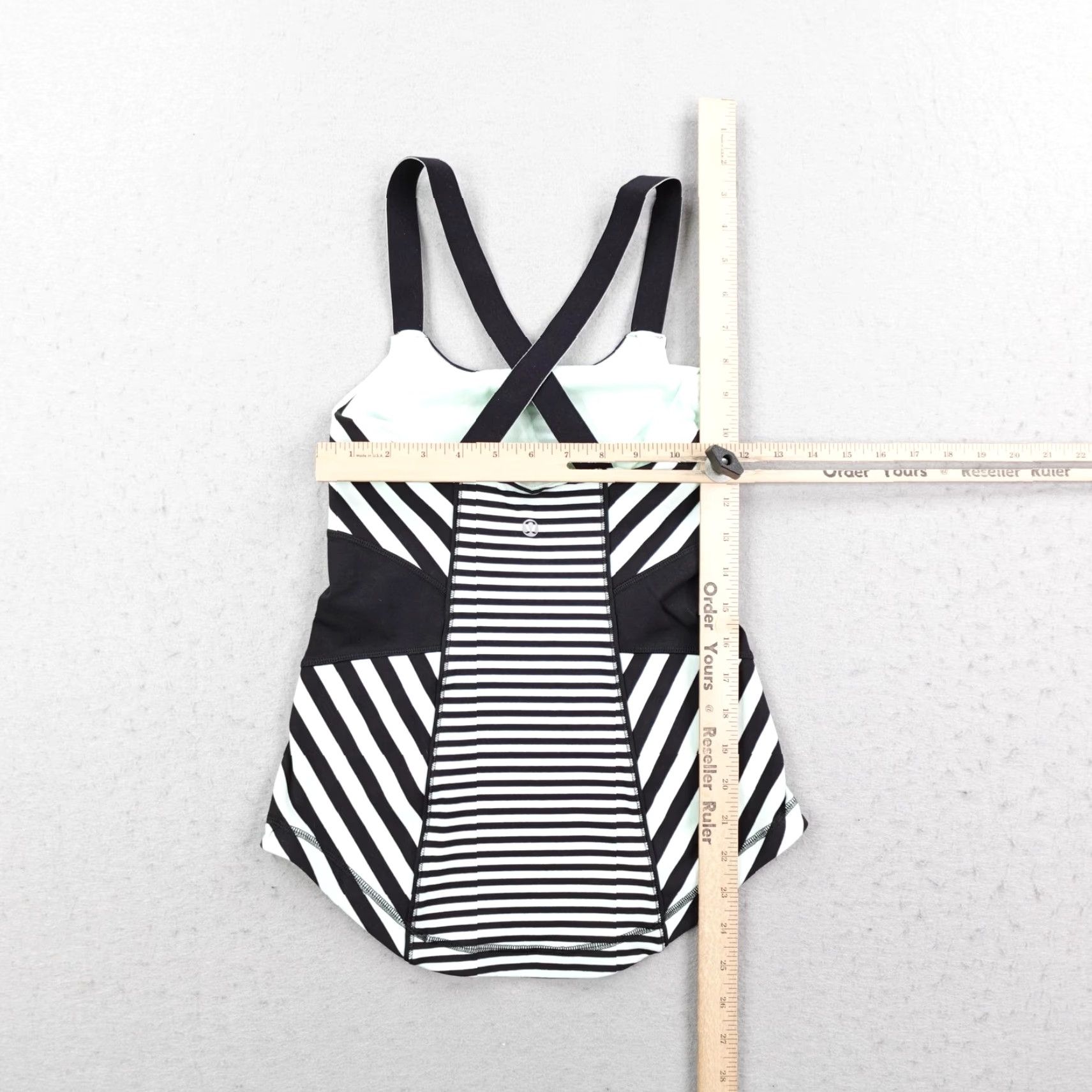 Lululemon Lululemon Tank Top Womens 4 Black Blue Stripe Built-In Bra Yoga Shirt Crossback Sleeveless Camisole Shirt Womens Size S / US 4 / IT 40 - 6 Thumbnail