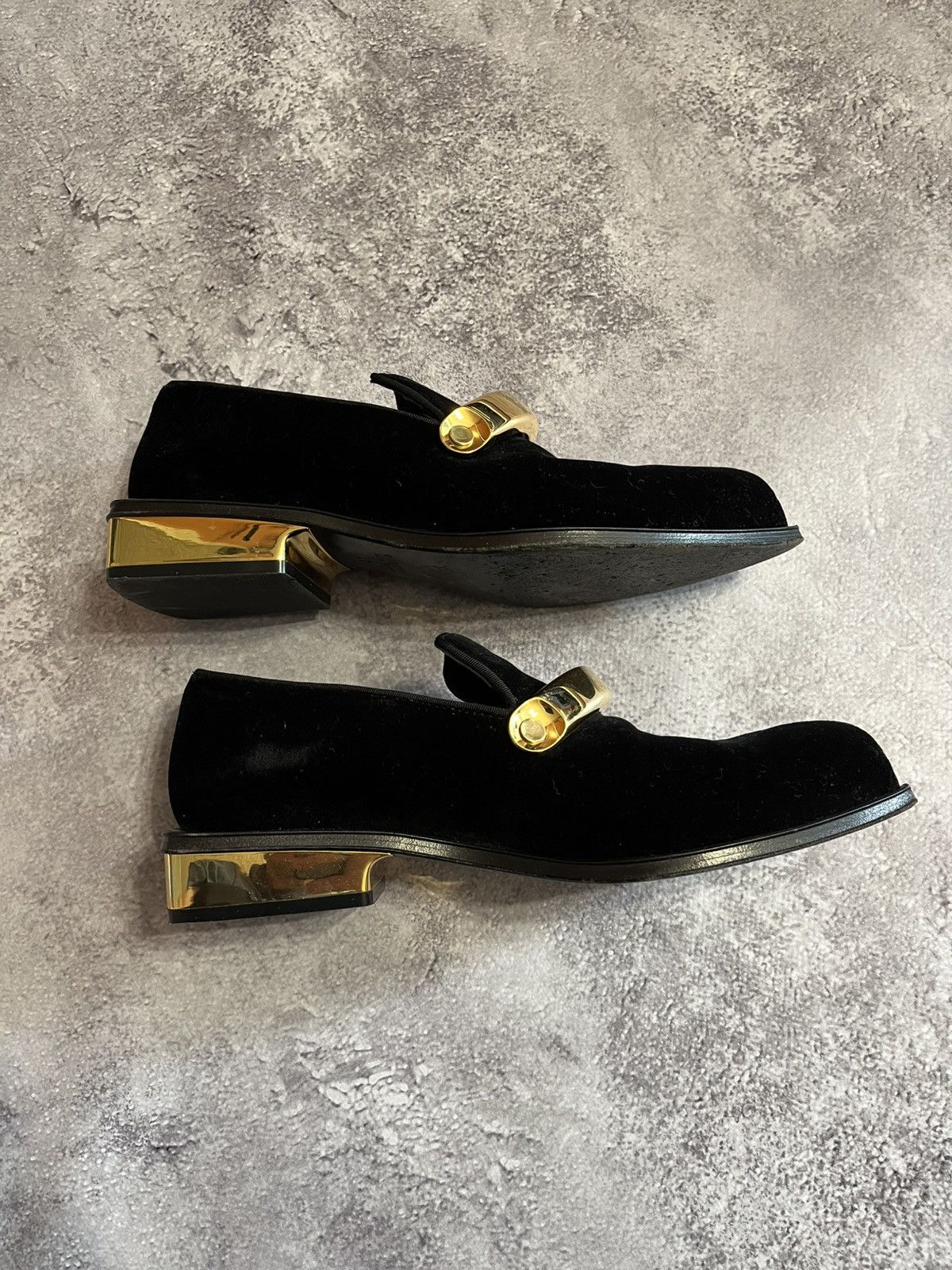 Alexander McQueen Alexander McQueen Punk Charm Bar Velvet Loafers Size US 7 / IT 37 - 5 Thumbnail