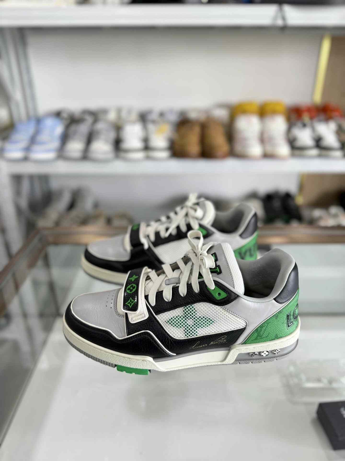 Louis Vuitton Louis Vuitton LV Trainer White Green Velcro Size US 10 / EU 43 - 1 Thumbnail