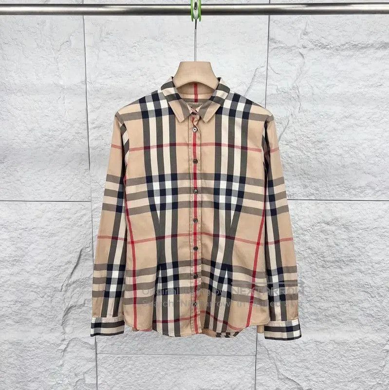 Burberry Burberry Women's XS Khaki Cotton Shirt. Size XS / US 0-2 / IT 36-38 - 1 Thumbnail