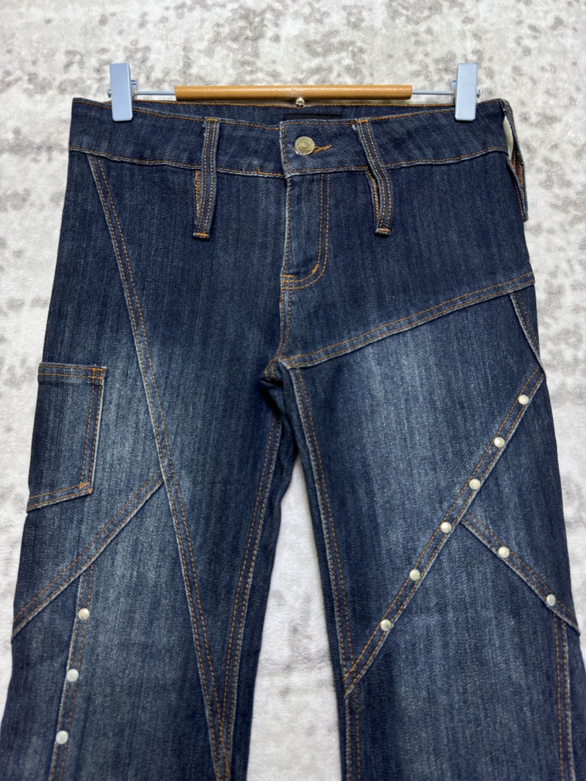 Japanese Brand Wink Wink Y2K Reconstructed Flared Denim Studded Low Rise Size 28" / US 6 / IT 42 - 3 Thumbnail