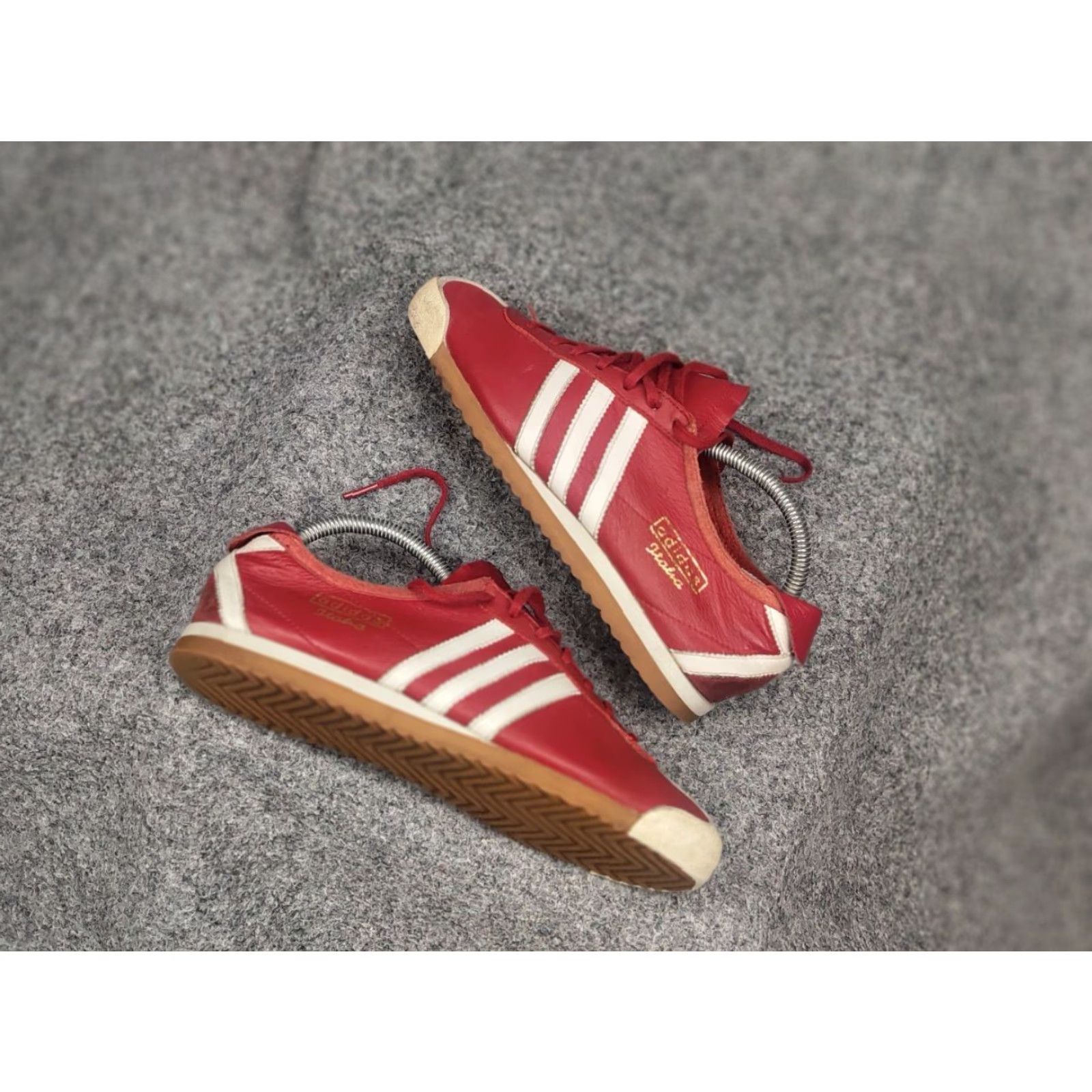 Adidas VINTAGE Adidas Italia Leather Red Retro Sneakers Mens US 8/UK 6.5 40 Red Leather Sneaker Vintage 2003 Designer Retro Football Casual Shoes Size US 8 / EU 41 - 3 Thumbnail