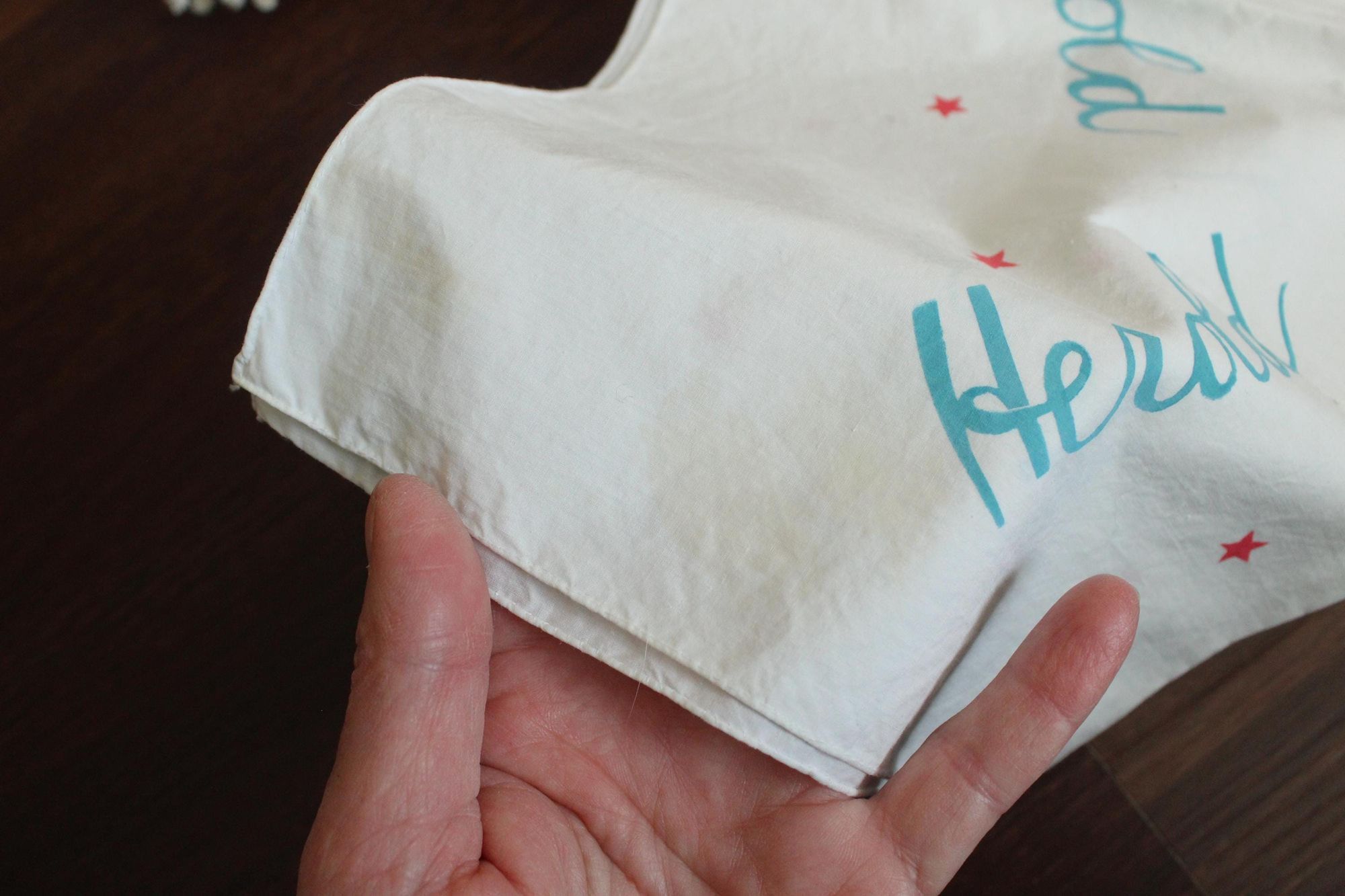 Vintage Vintage 1950s Men's Handkerchief, Herold White Cotton with B Size ONE SIZE - 6 Thumbnail